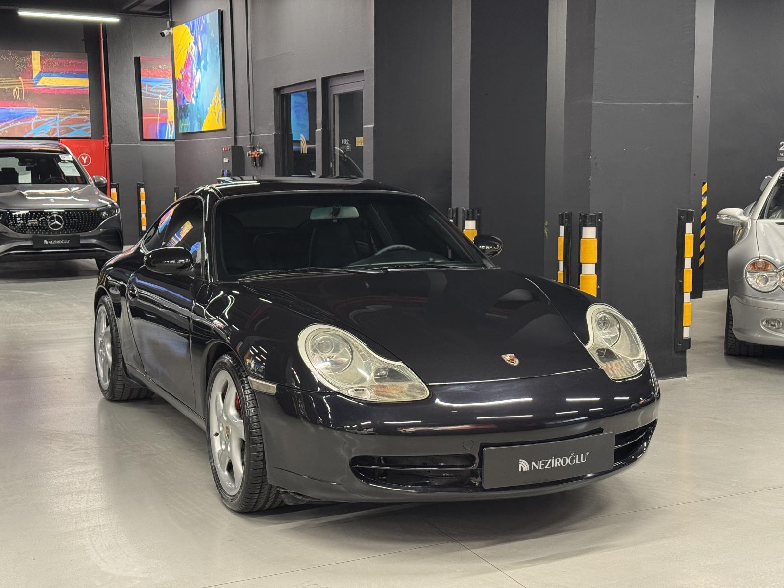 PORSCHE 911