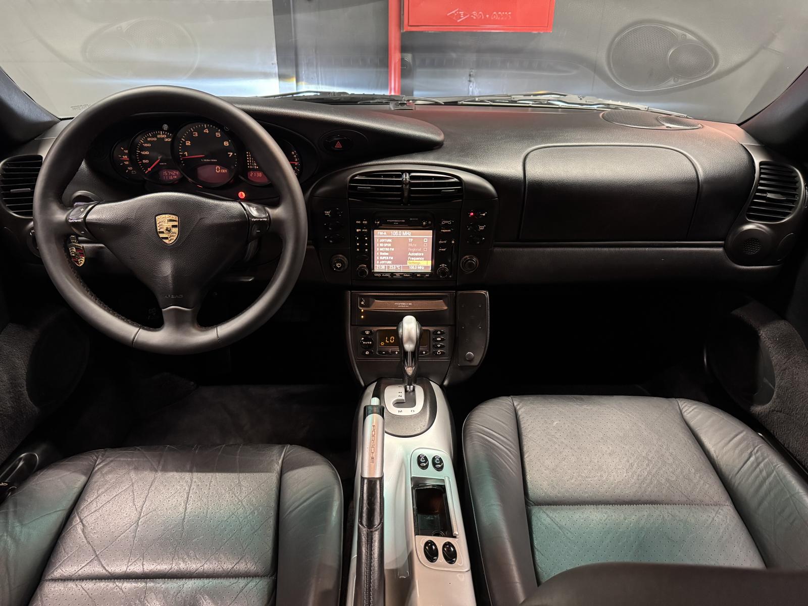 PORSCHE 911