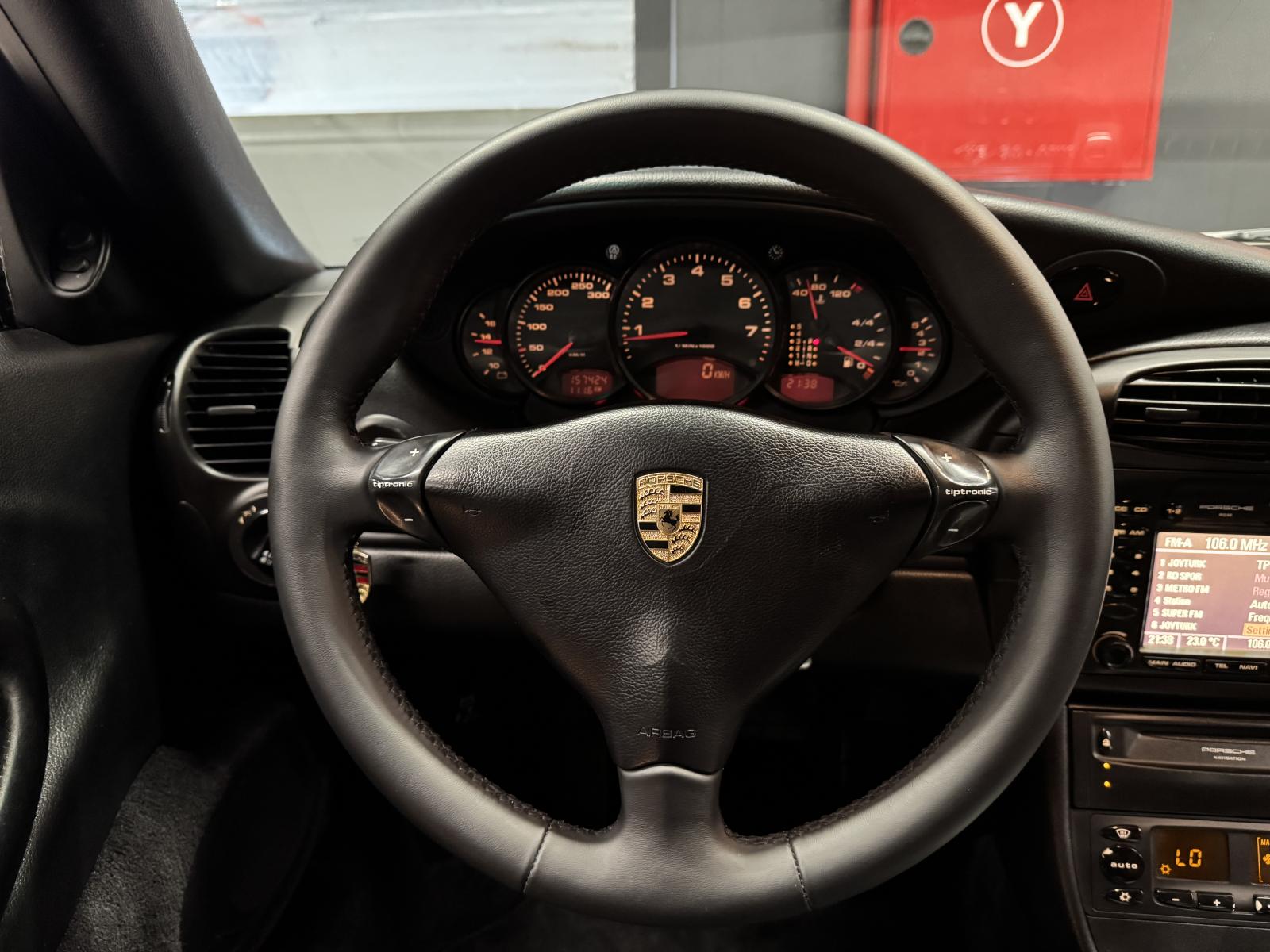 PORSCHE 911