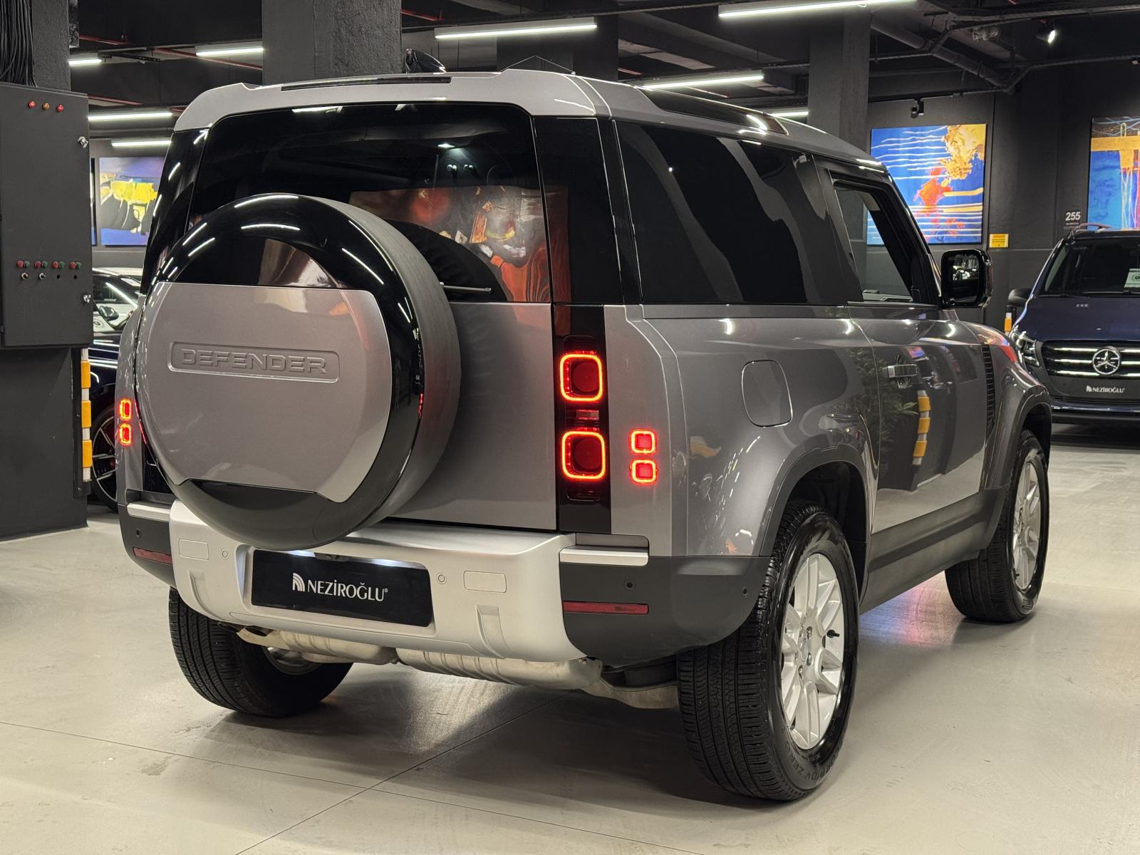 LAND ROVER DEFENDER