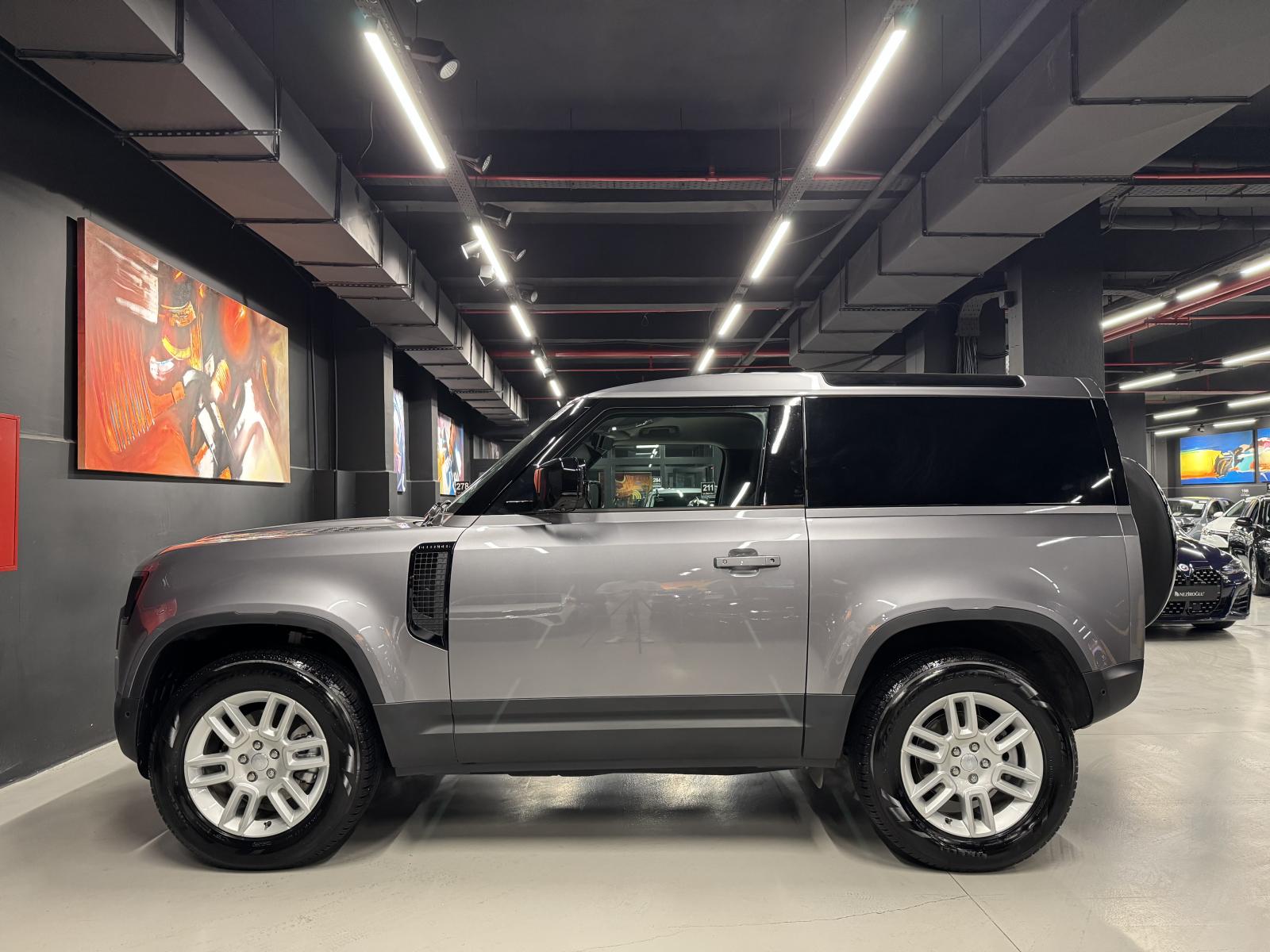 LAND ROVER DEFENDER