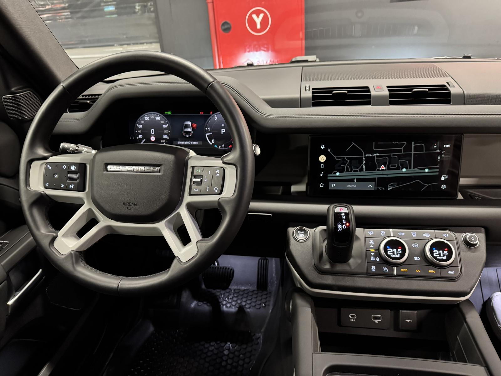 LAND ROVER DEFENDER