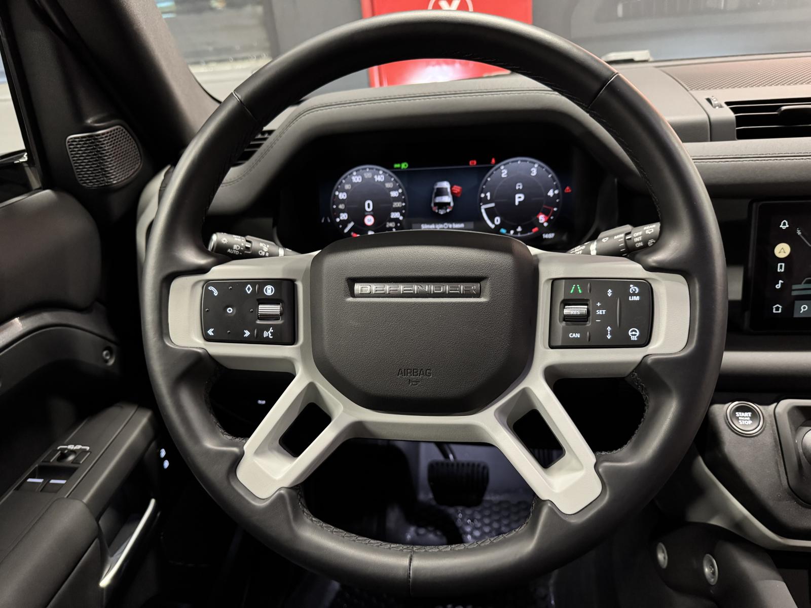 LAND ROVER DEFENDER