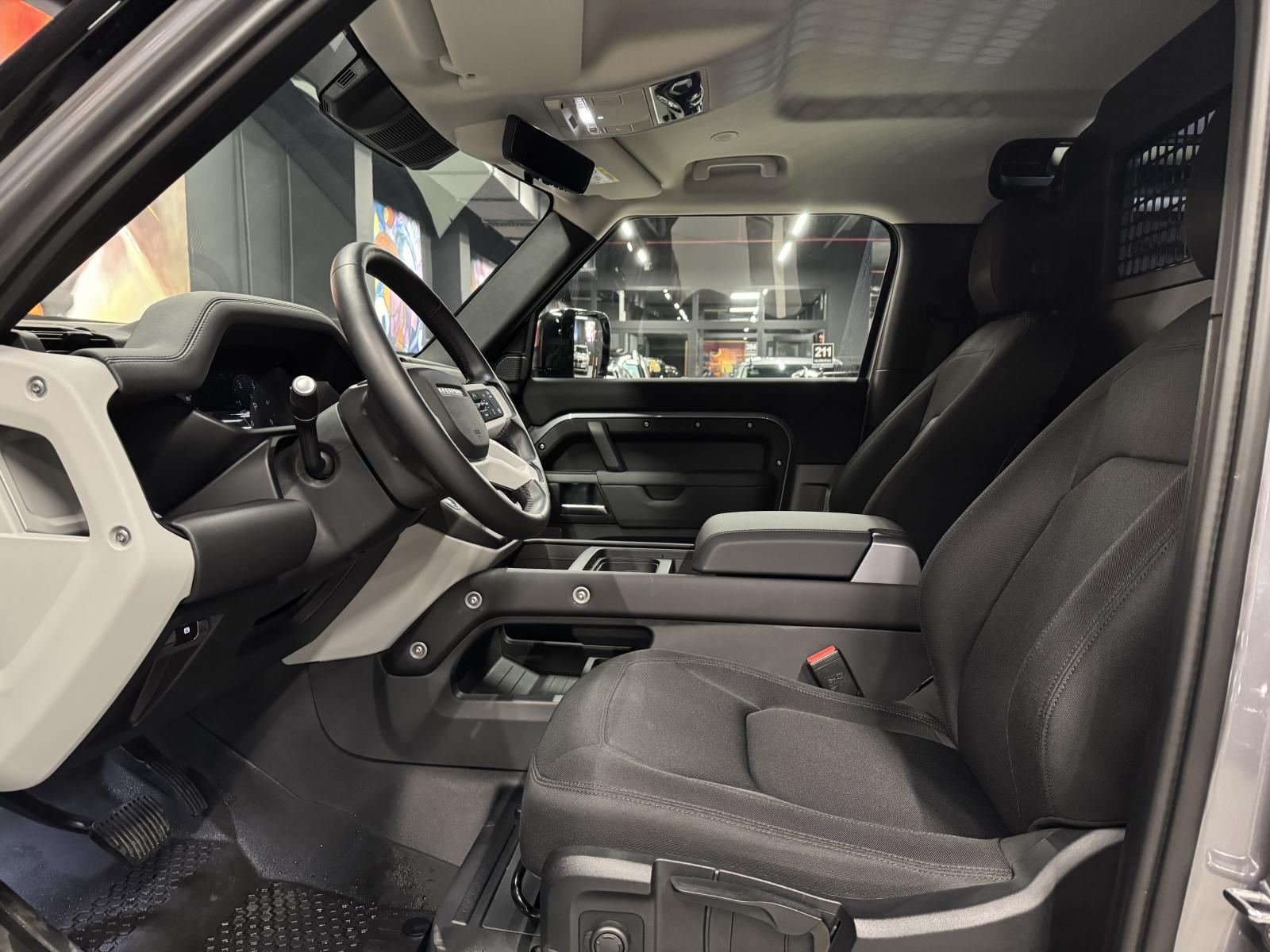 LAND ROVER DEFENDER
