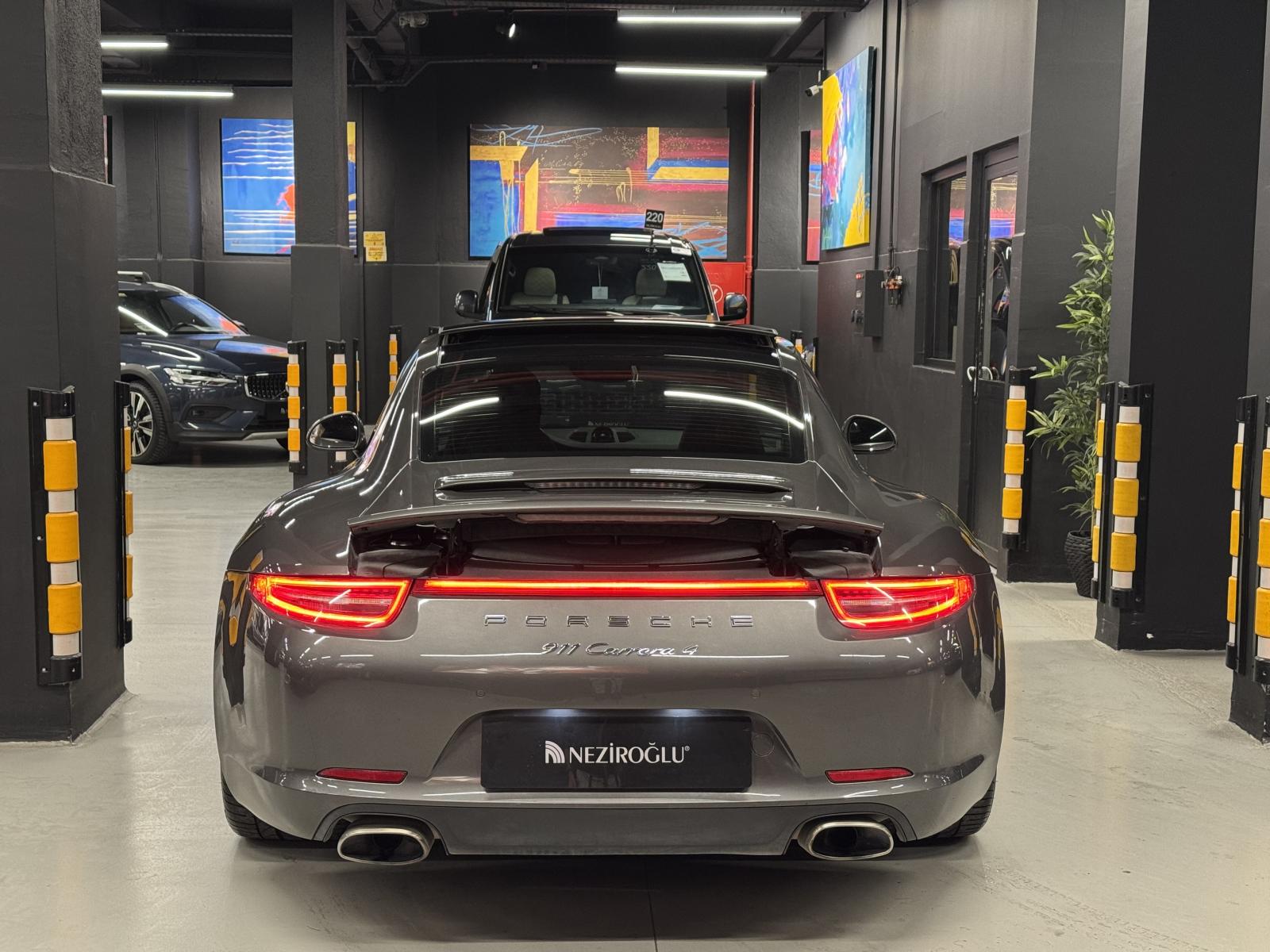 PORSCHE 911
