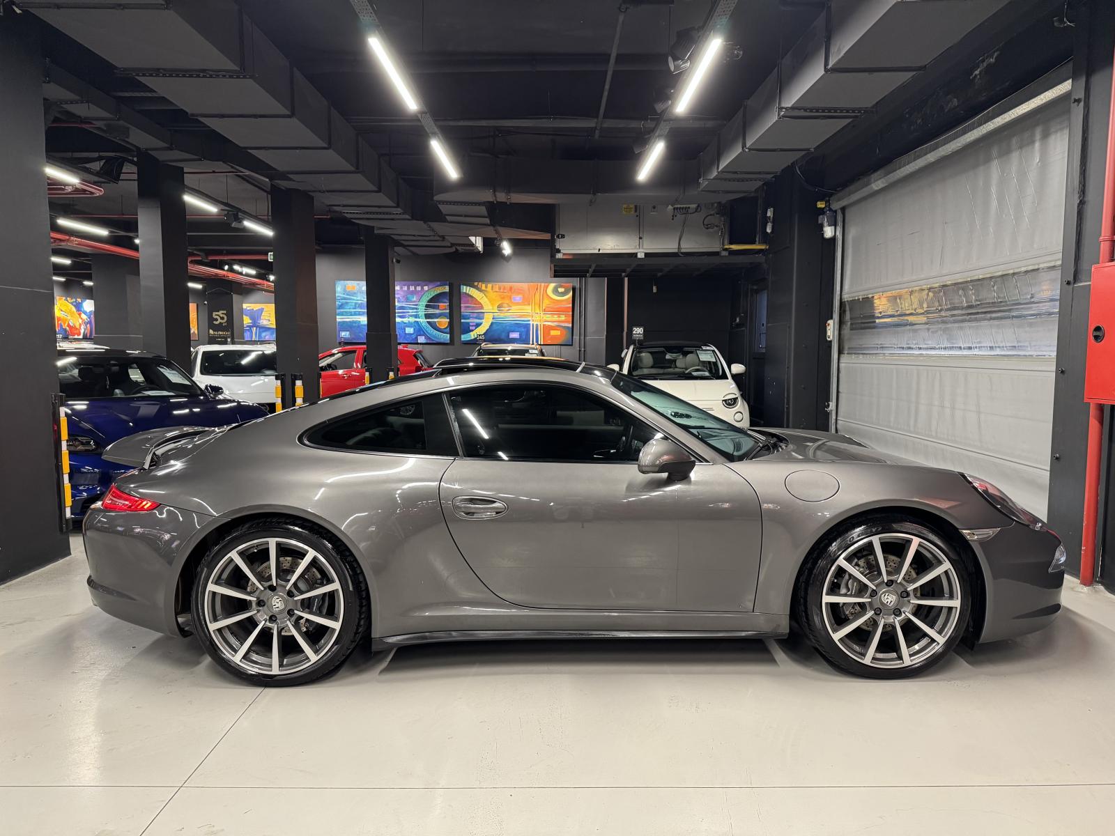 PORSCHE 911