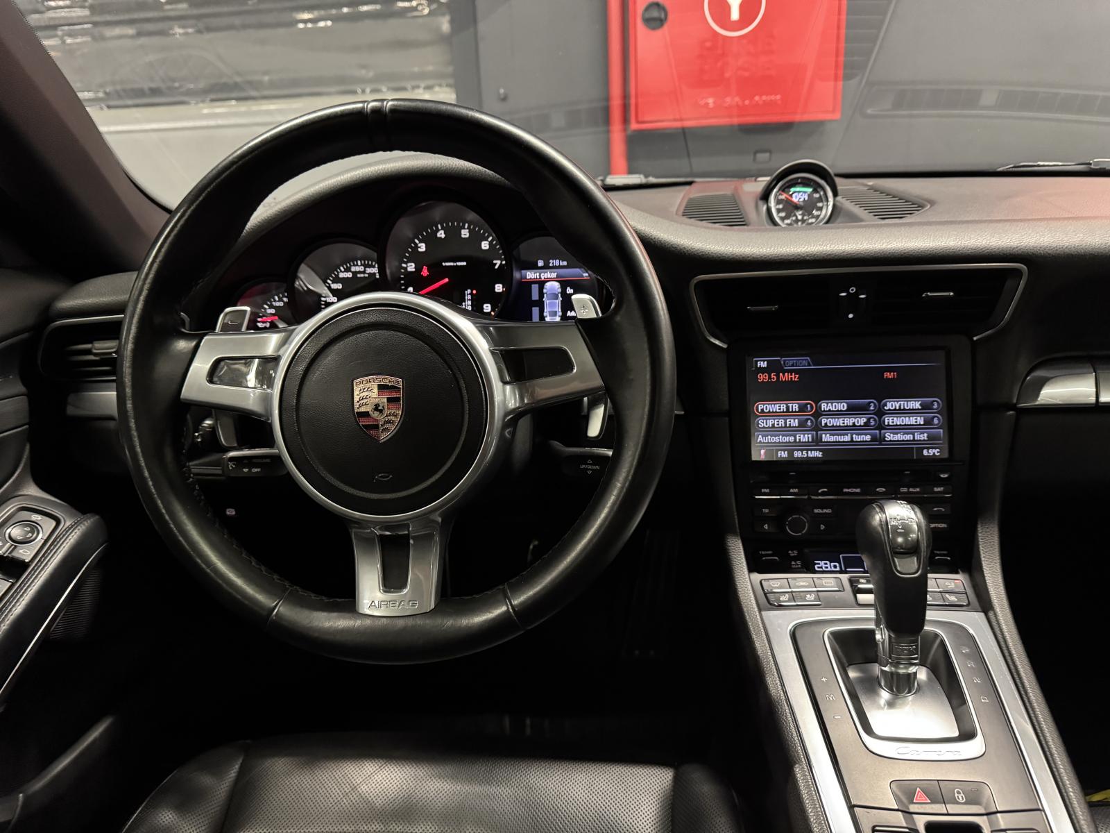 PORSCHE 911