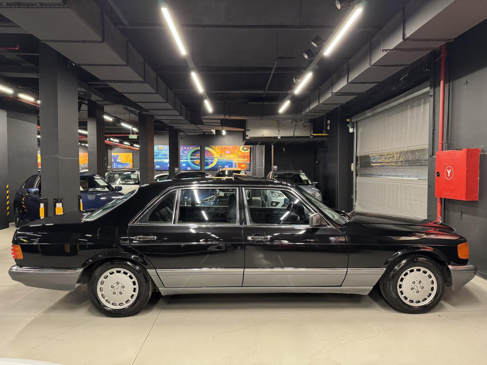 MERCEDES 560 SEL