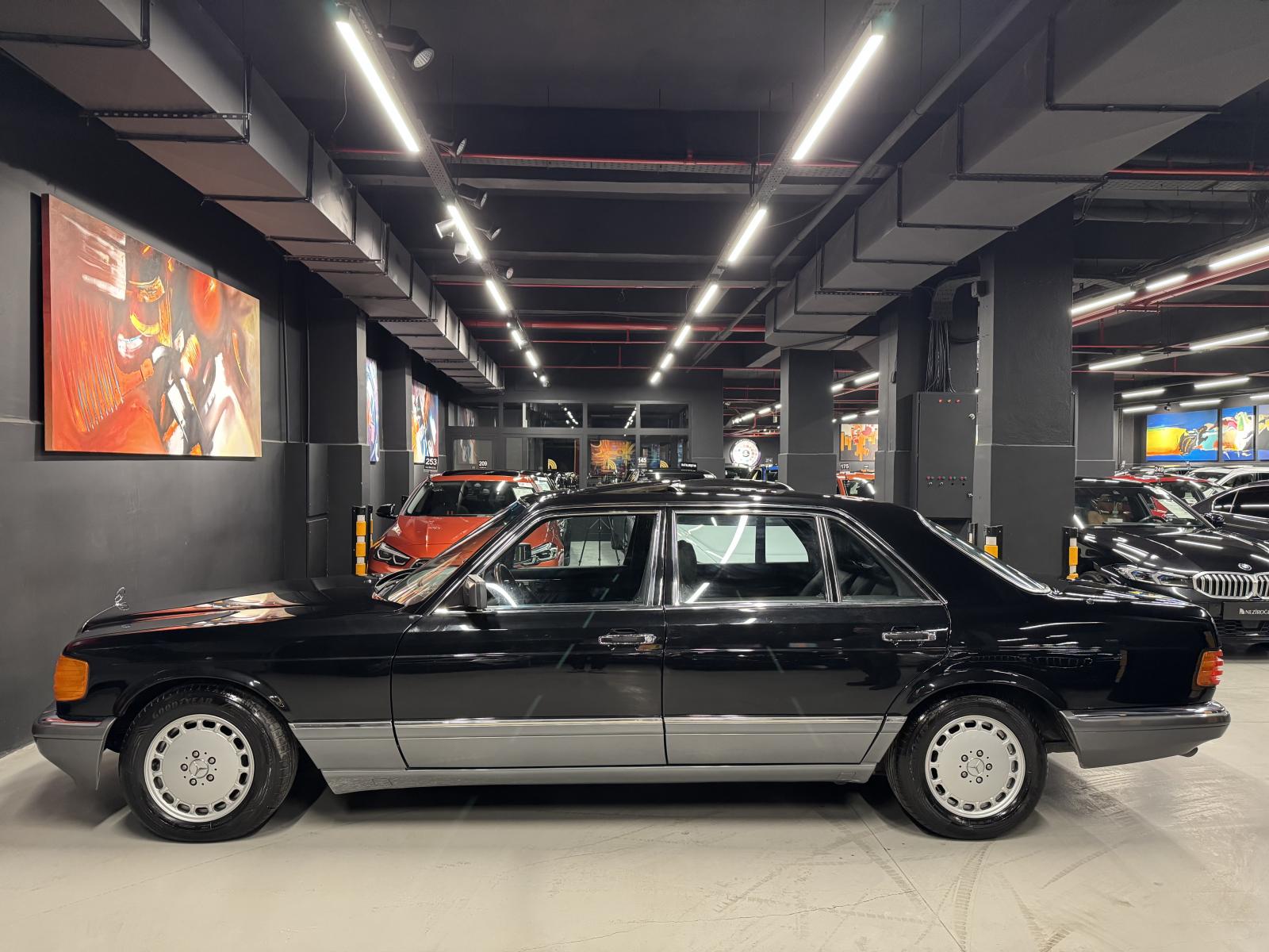 MERCEDES 560 SEL