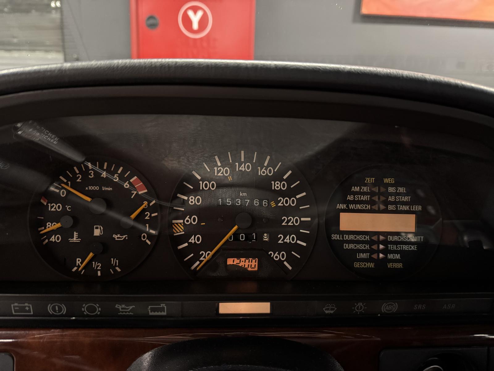MERCEDES 560 SEL
