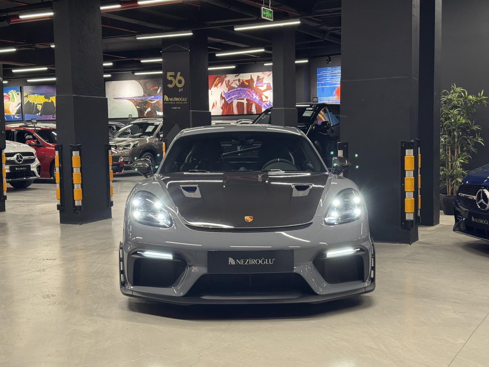 PORSCHE 718