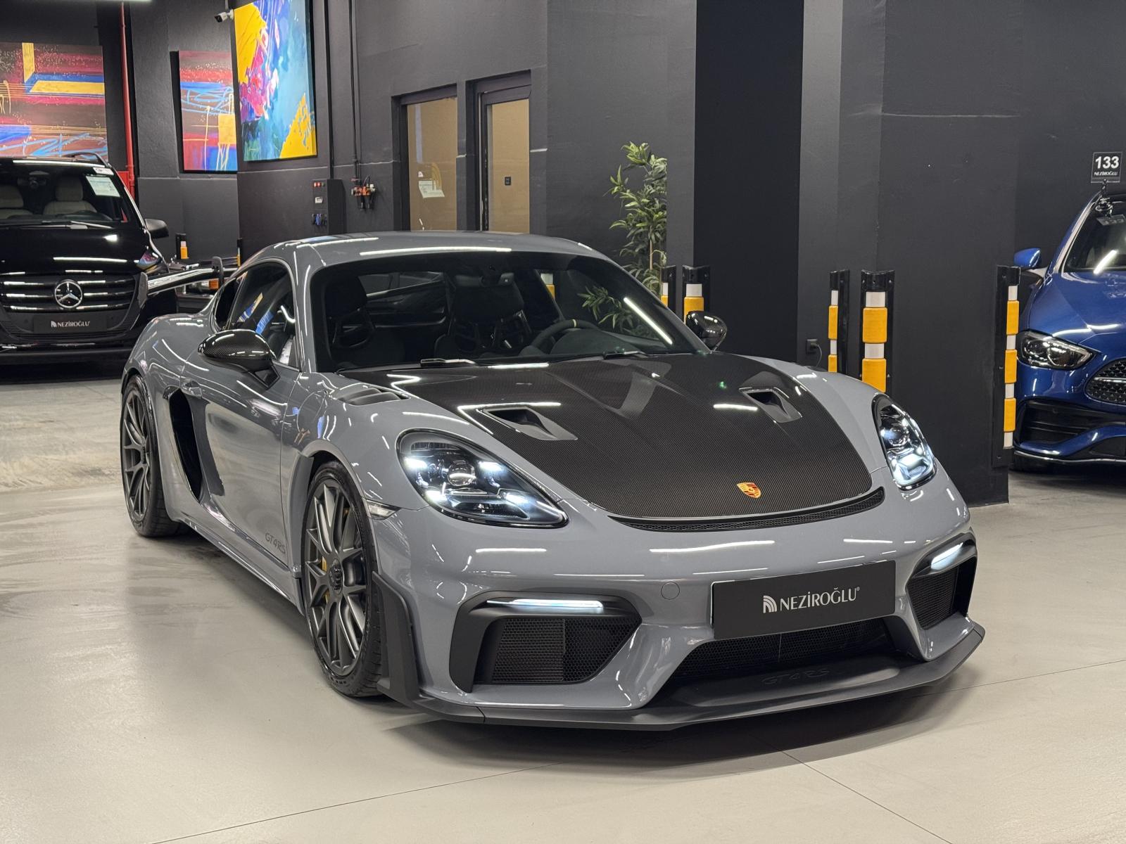 PORSCHE 718