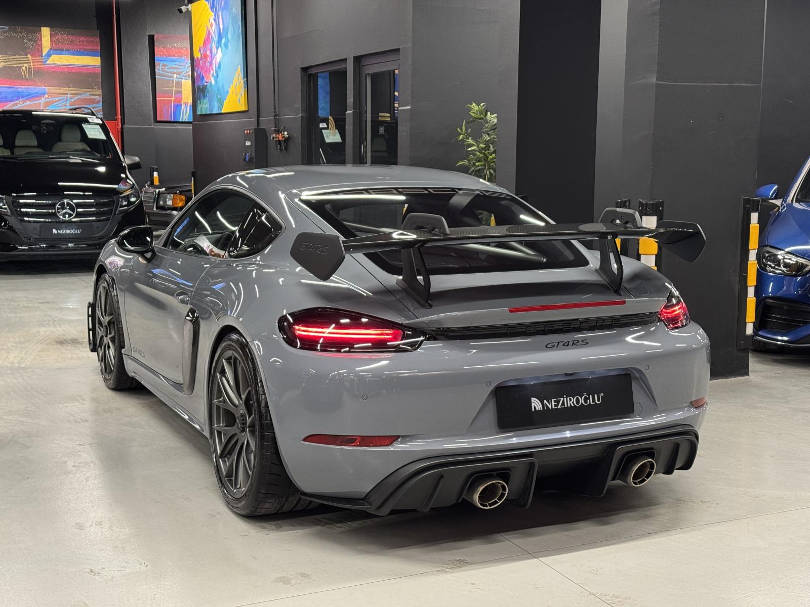 PORSCHE 718