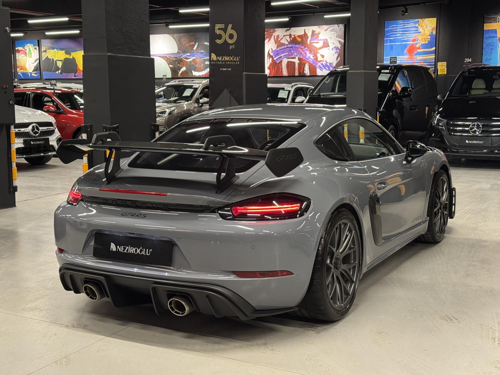 PORSCHE 718