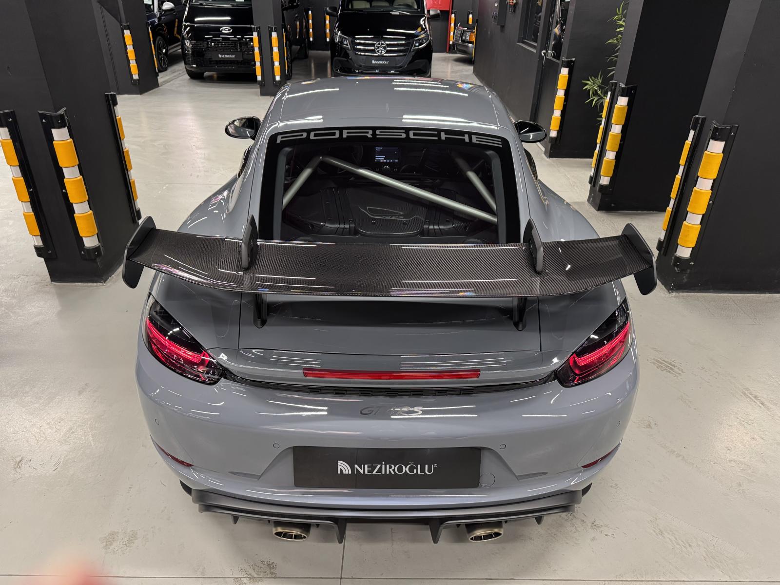 PORSCHE 718