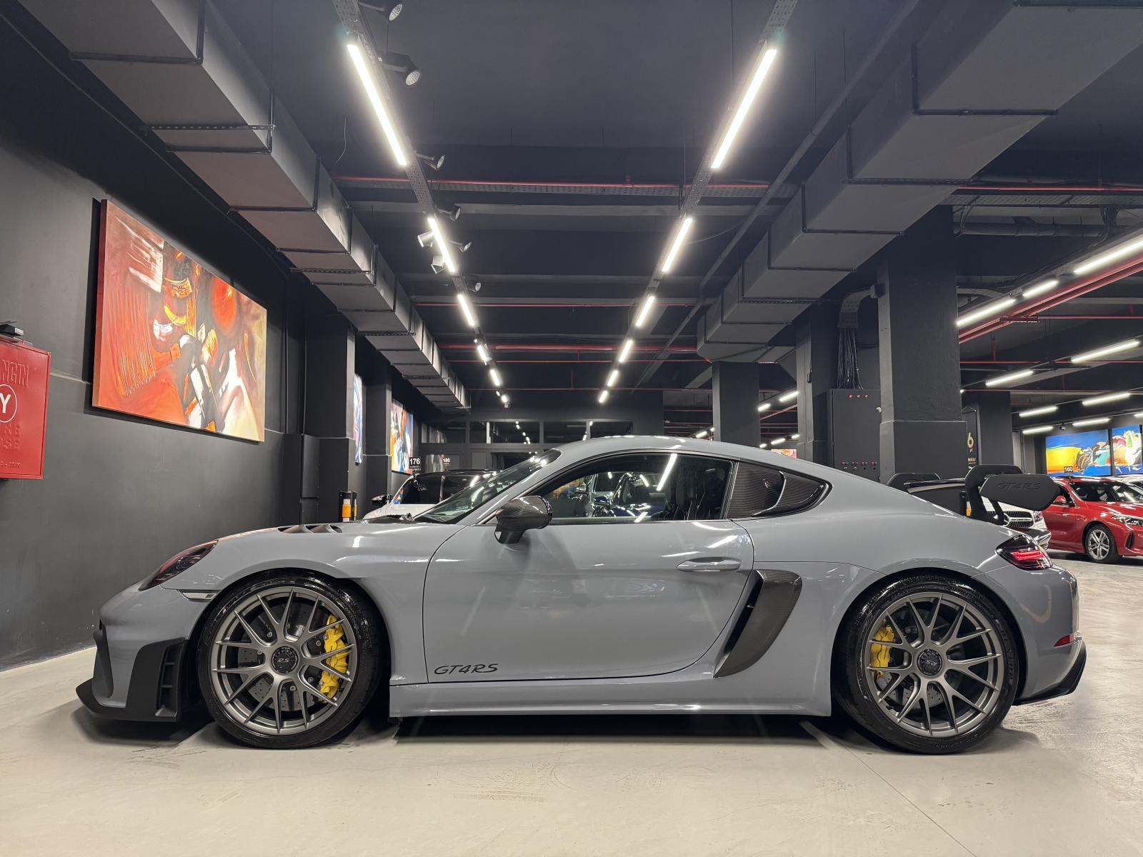 PORSCHE 718