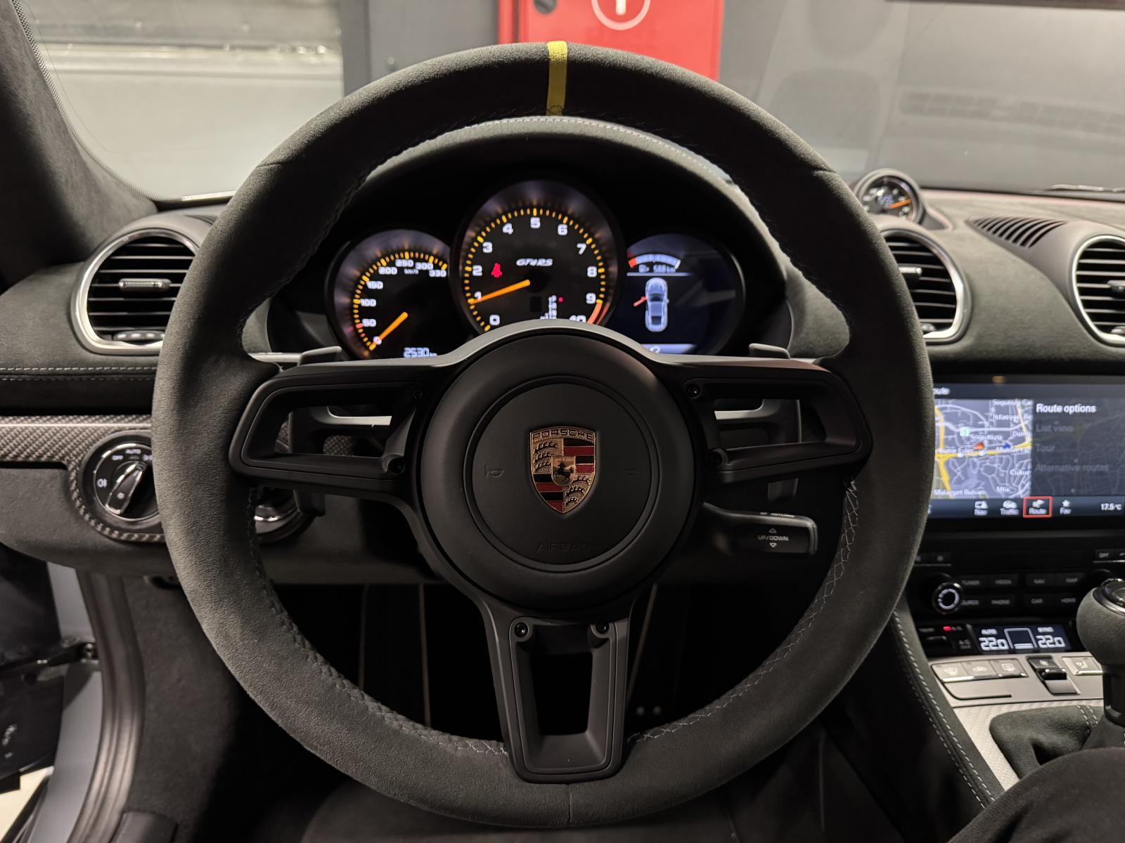 PORSCHE 718