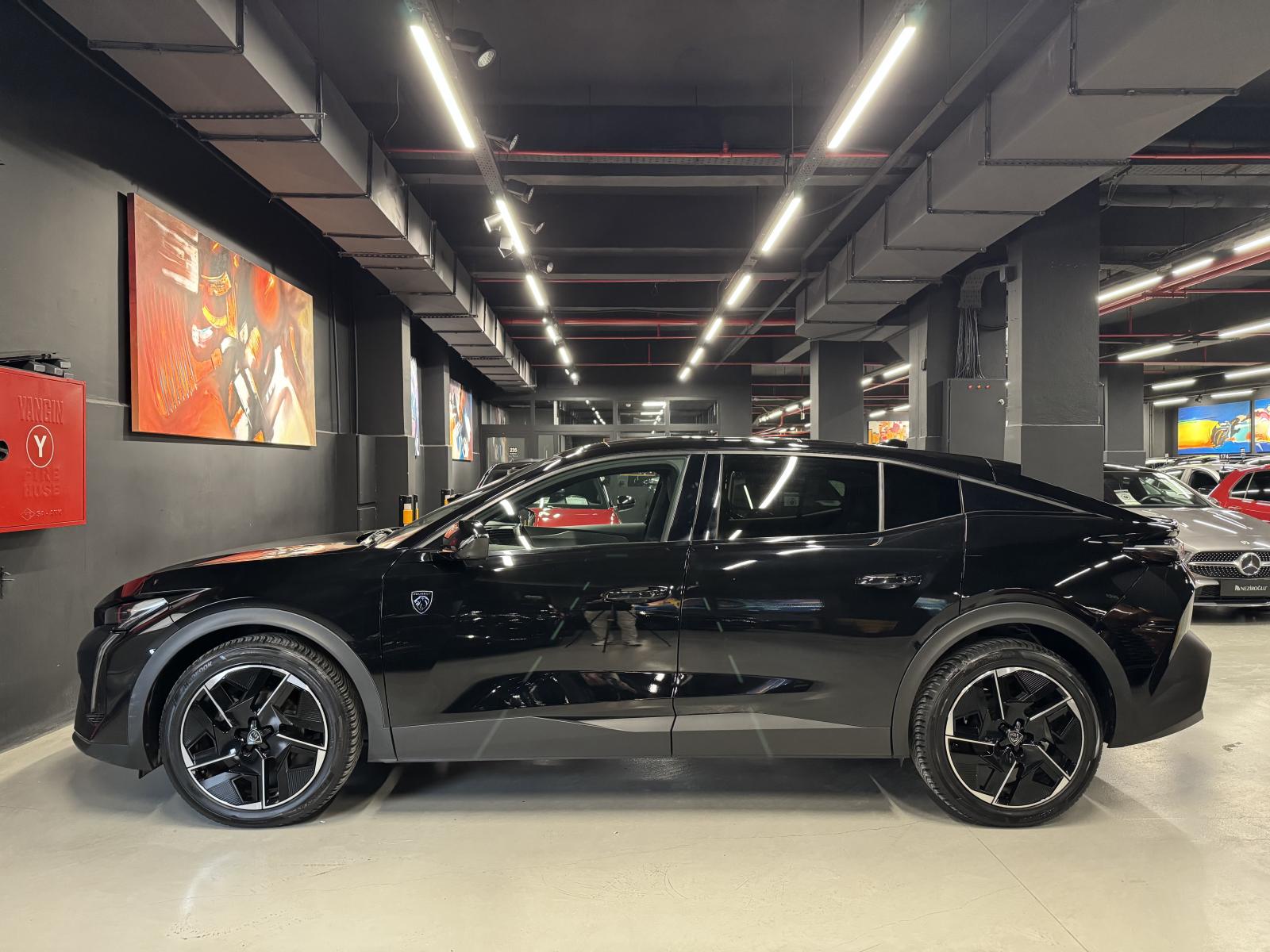 PEUGEOT 408