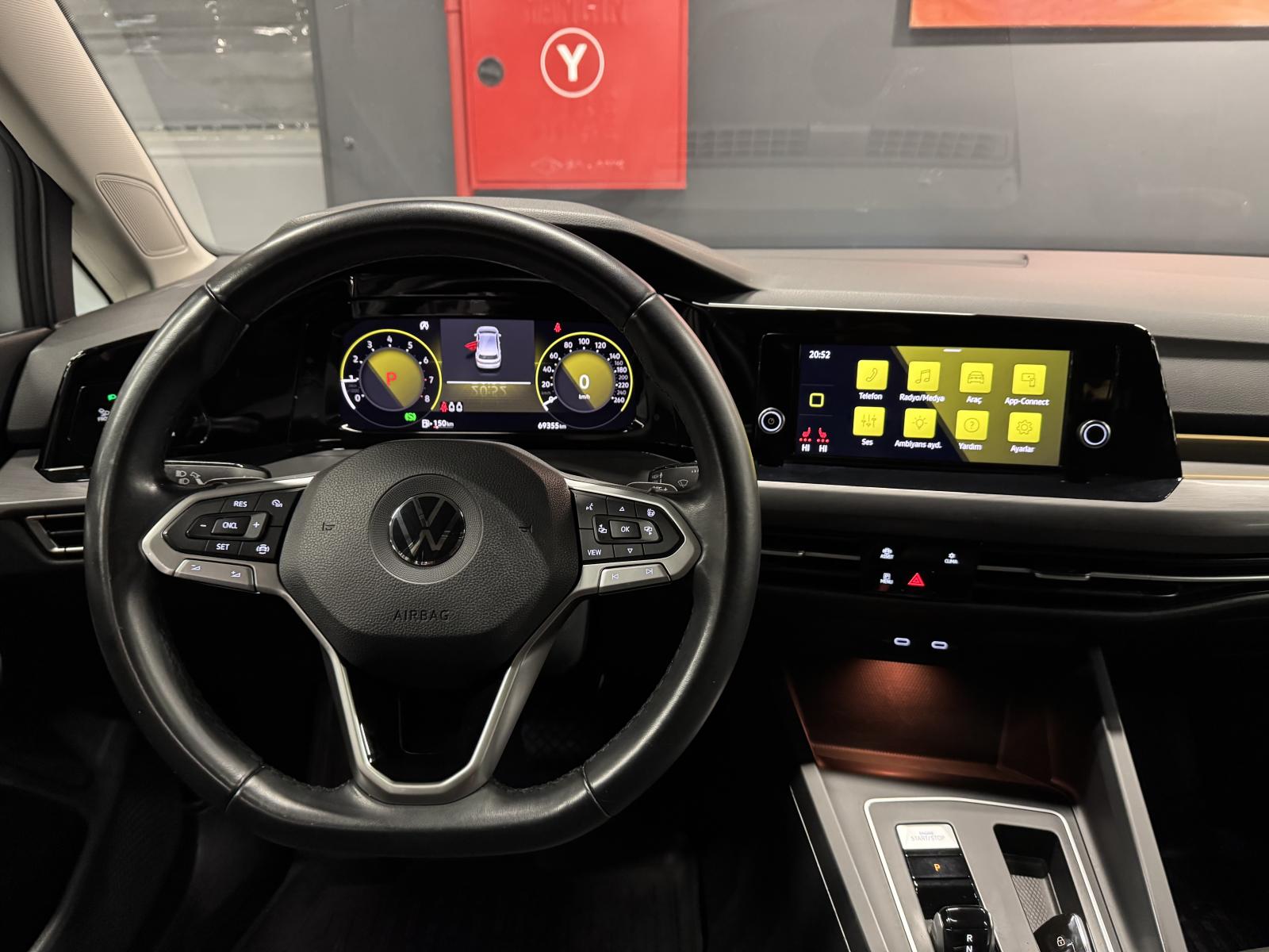 VOLKSWAGEN GOLF