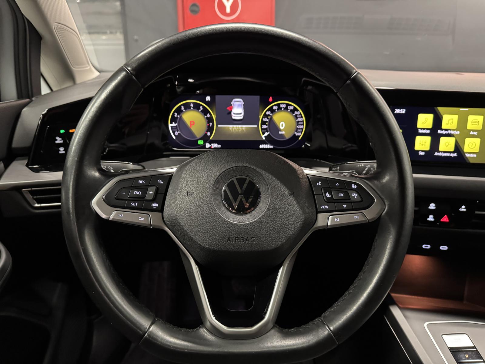VOLKSWAGEN GOLF