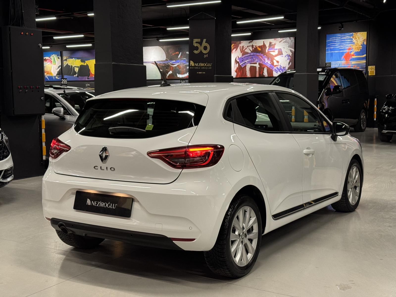 RENAULT CLIO