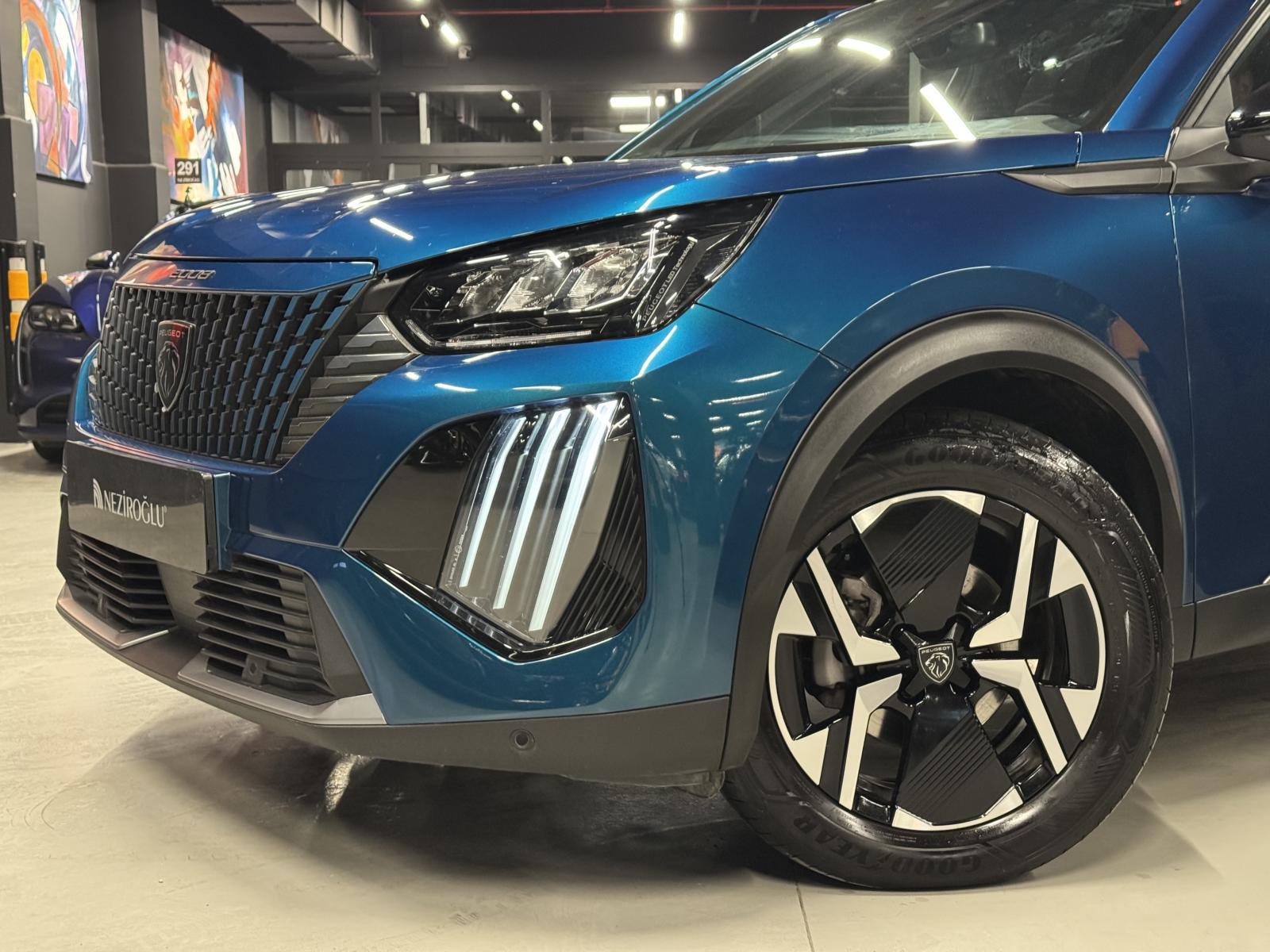PEUGEOT 2008