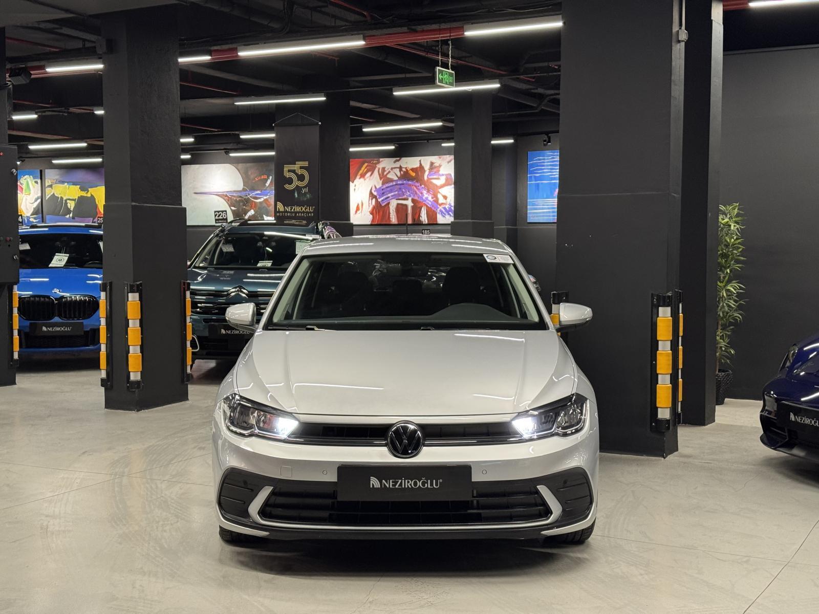 VOLKSWAGEN POLO