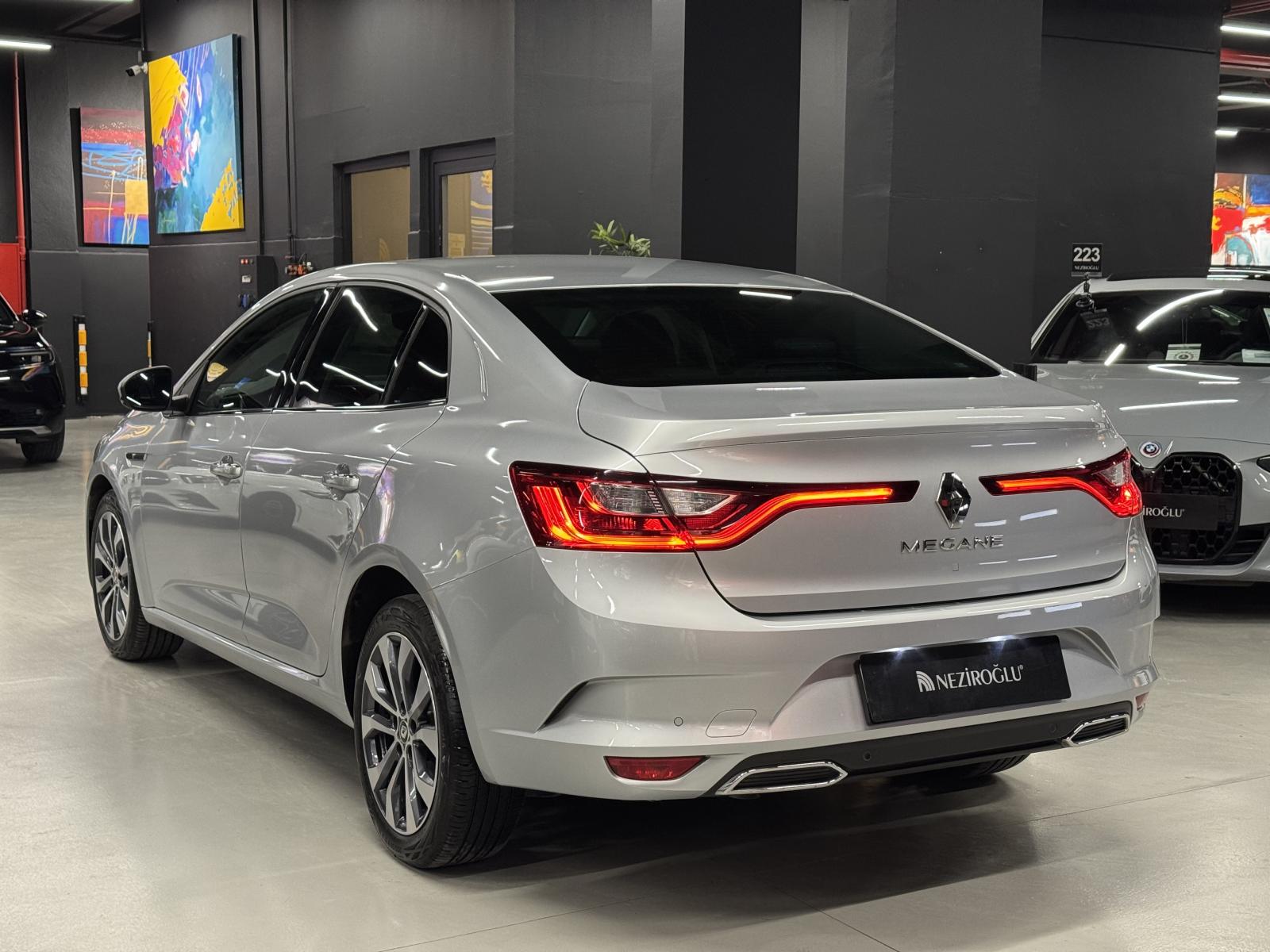 RENAULT MEGANE