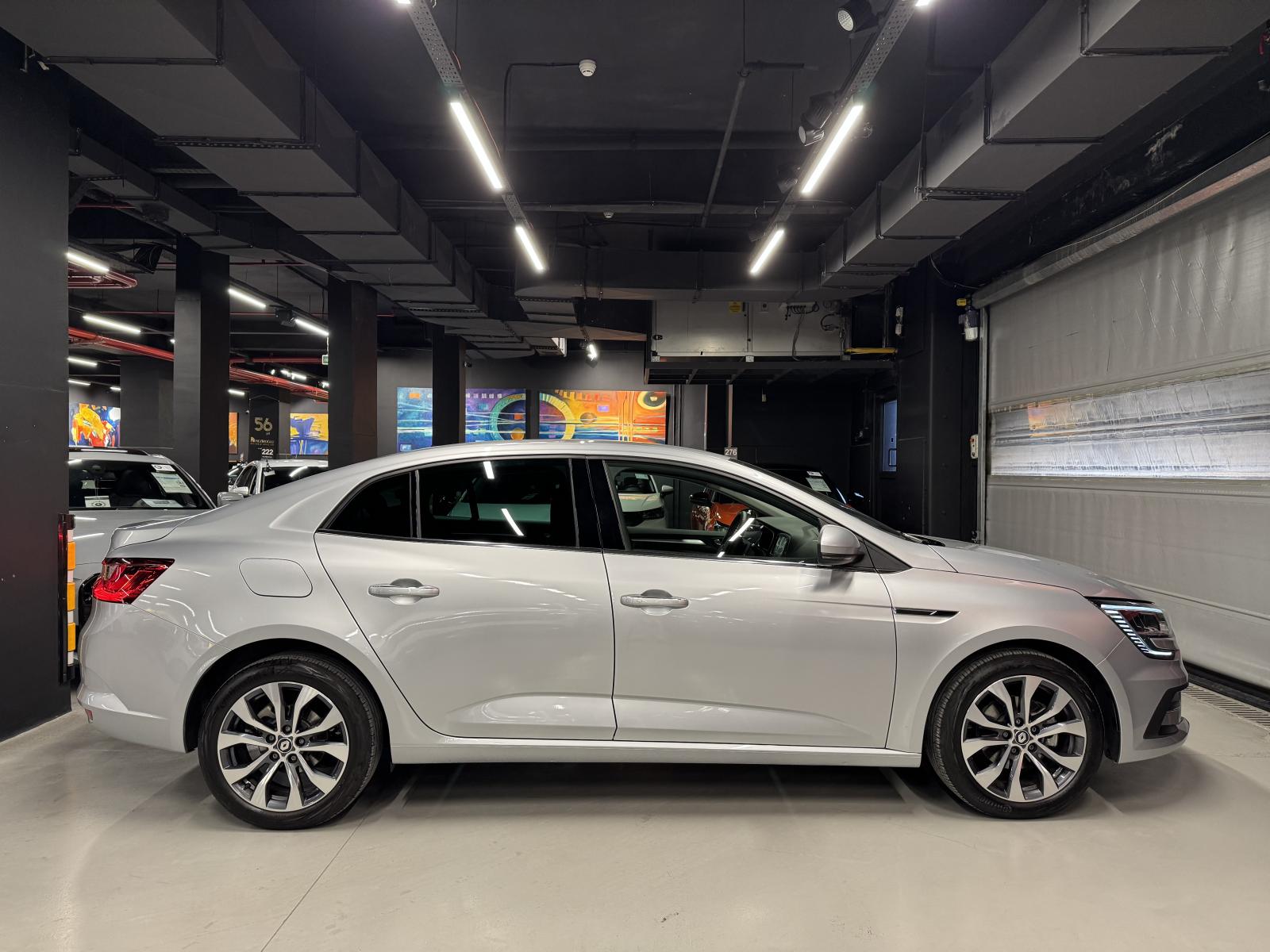 RENAULT MEGANE