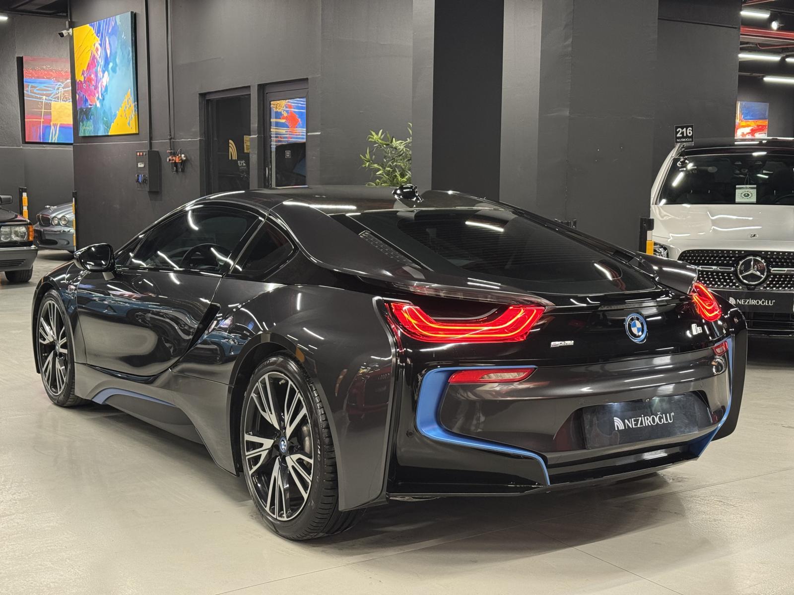 BMW İ8