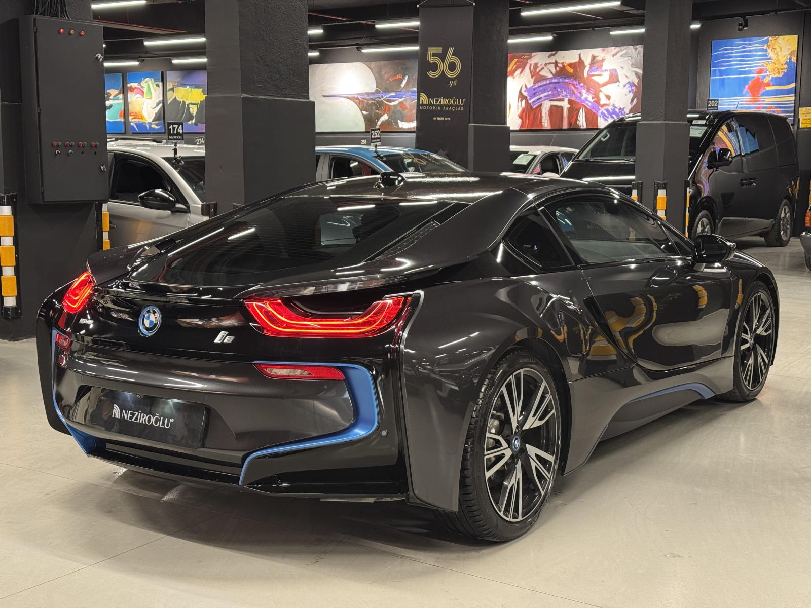 BMW İ8