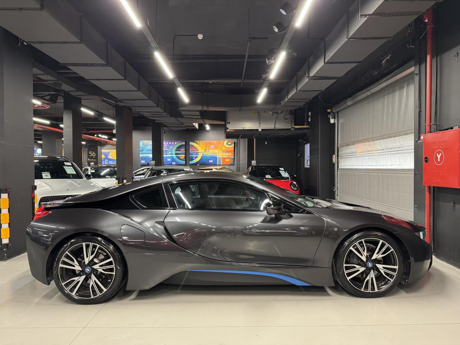 BMW İ8