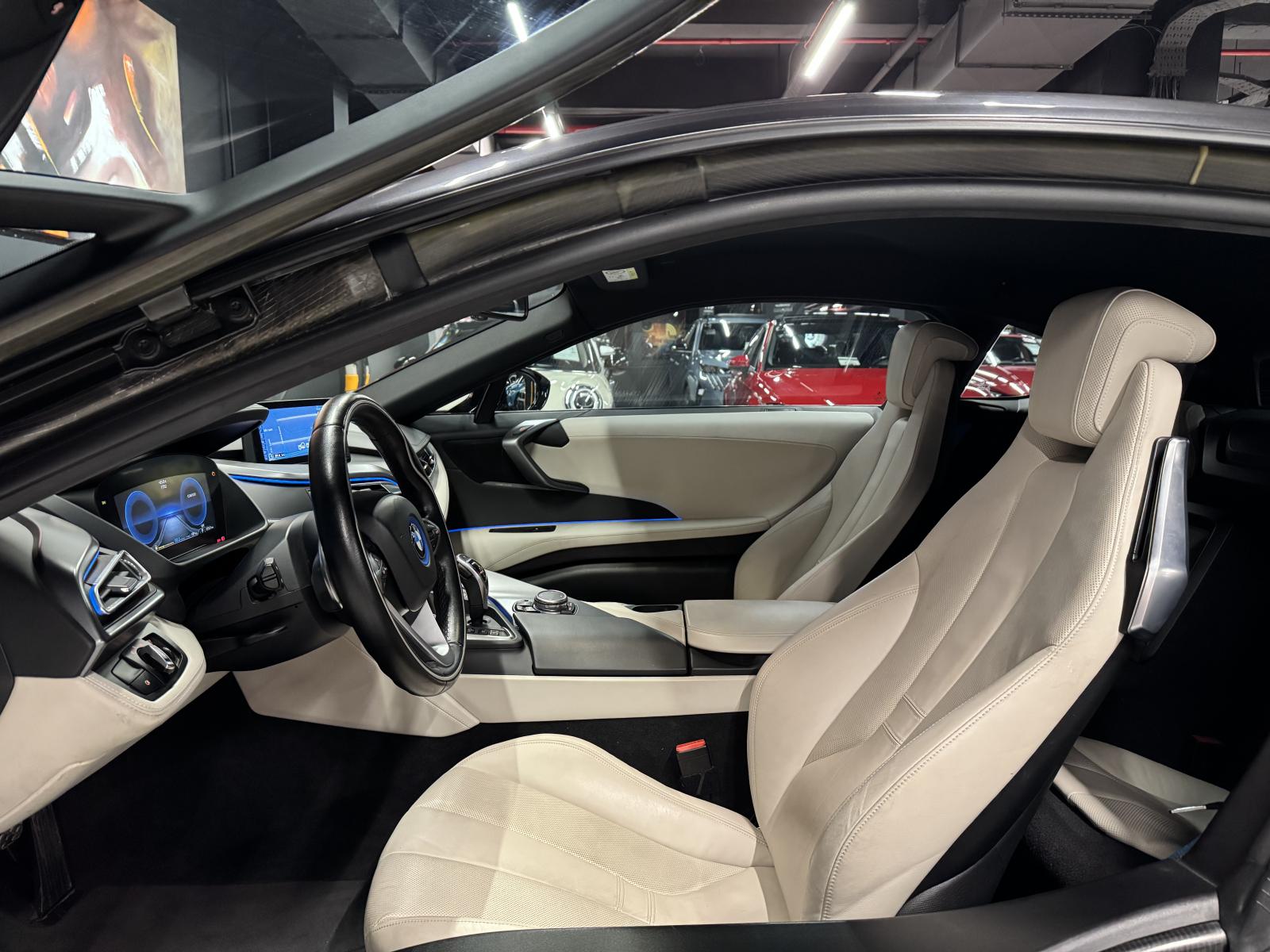 BMW İ8