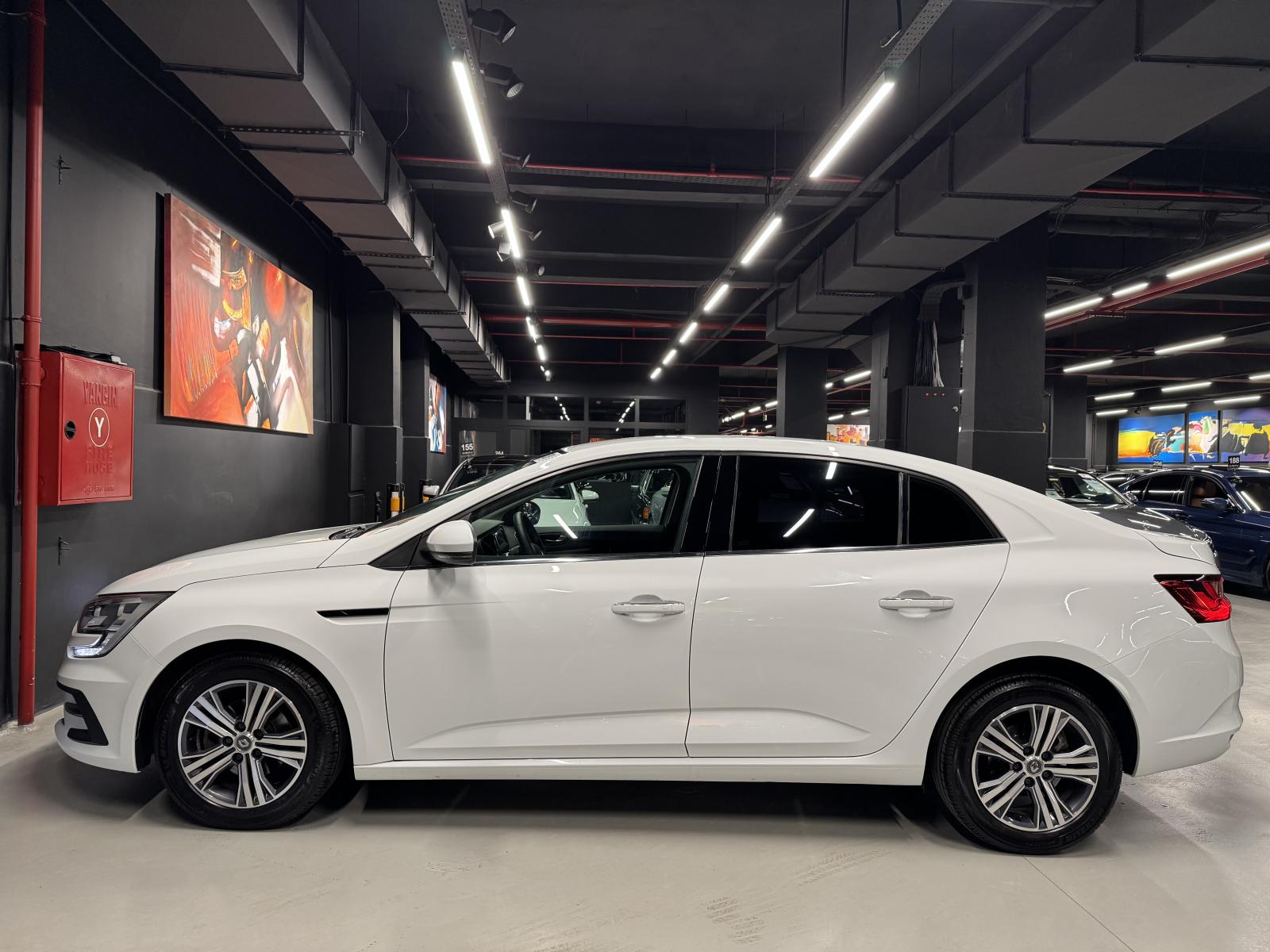 RENAULT MEGANE