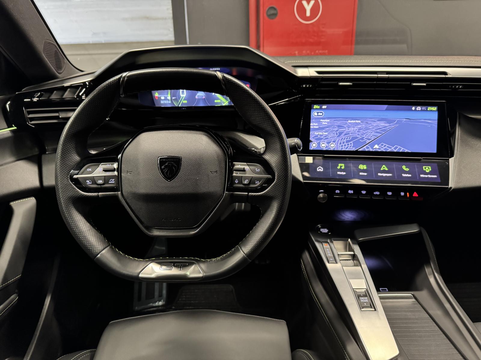 PEUGEOT 408