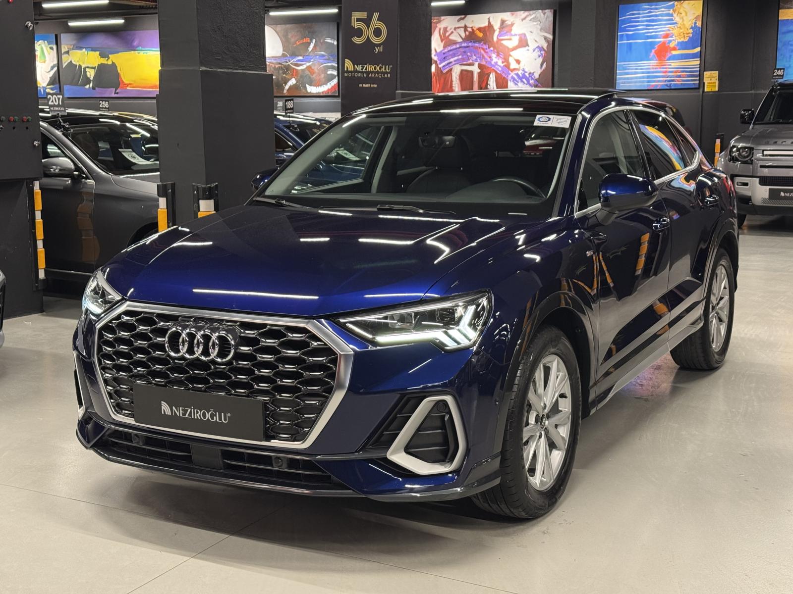 AUDI Q3
