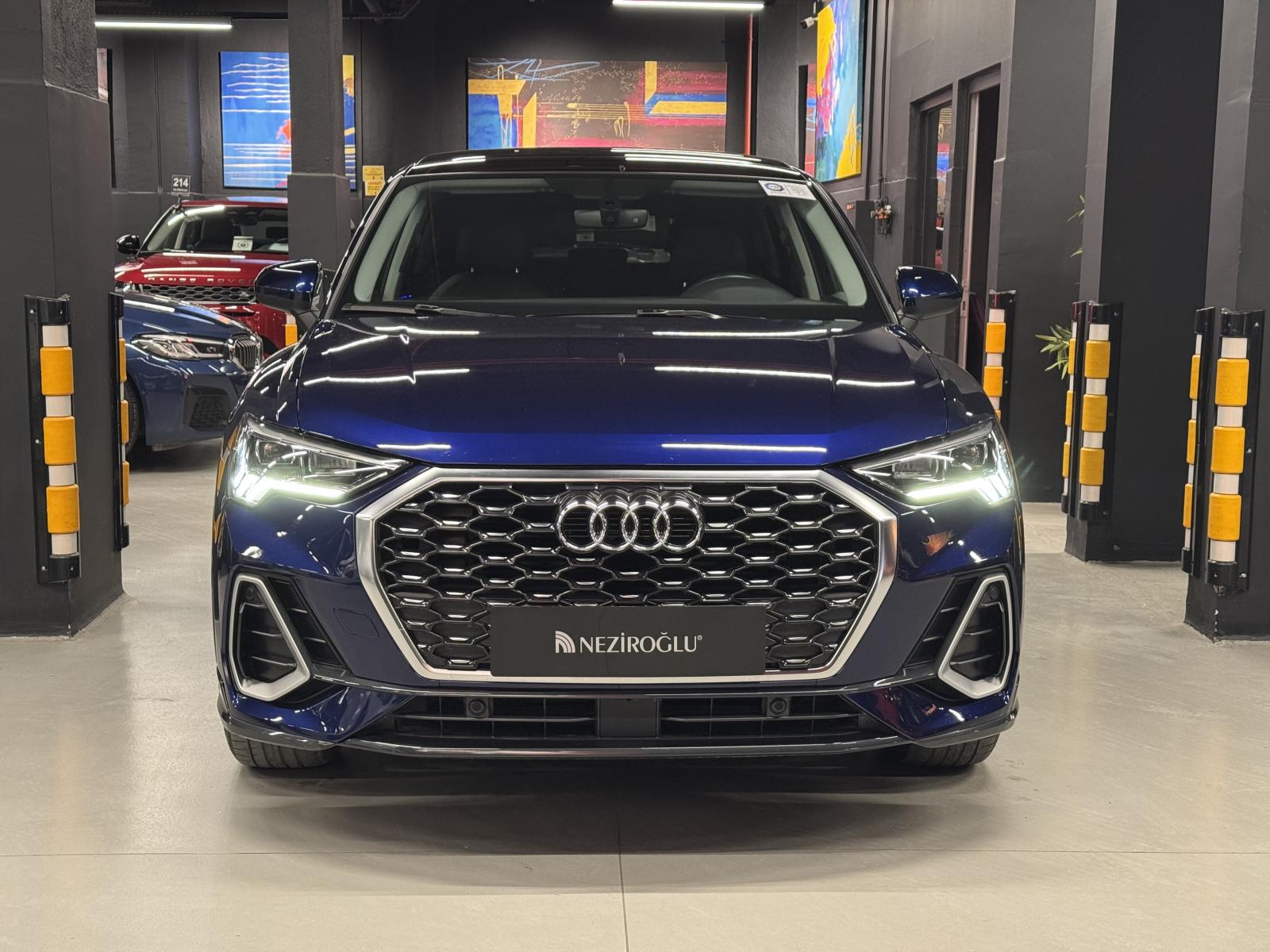 AUDI Q3