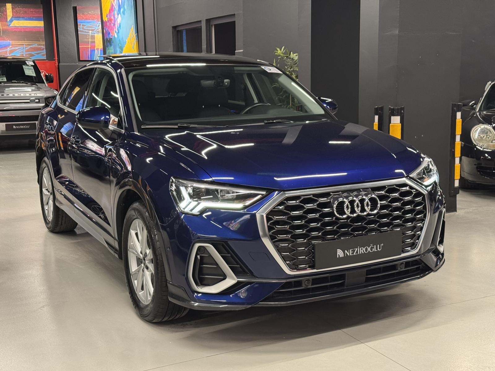 AUDI Q3
