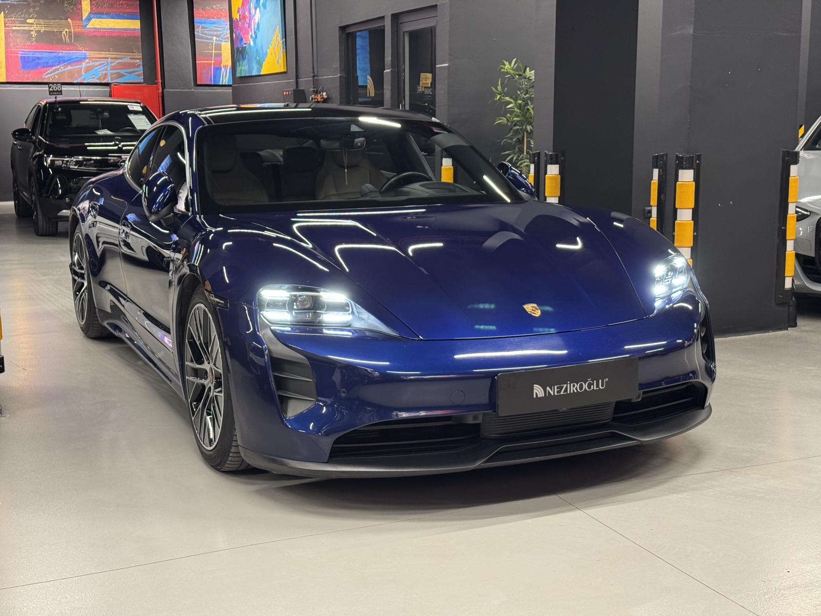 PORSCHE TAYCAN