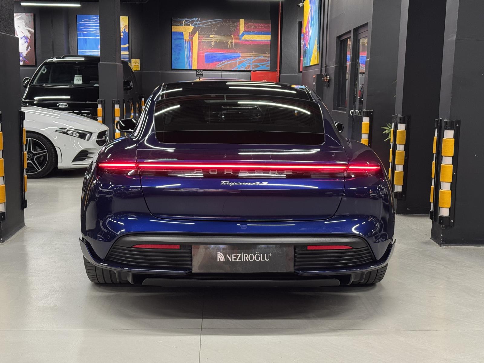 PORSCHE TAYCAN