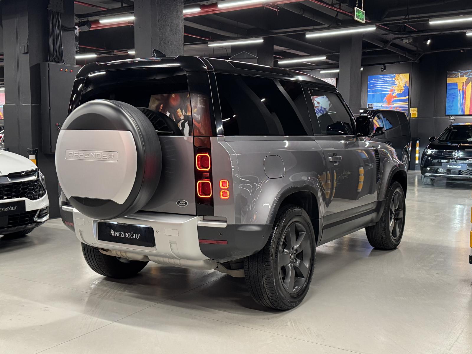 LAND ROVER DEFENDER