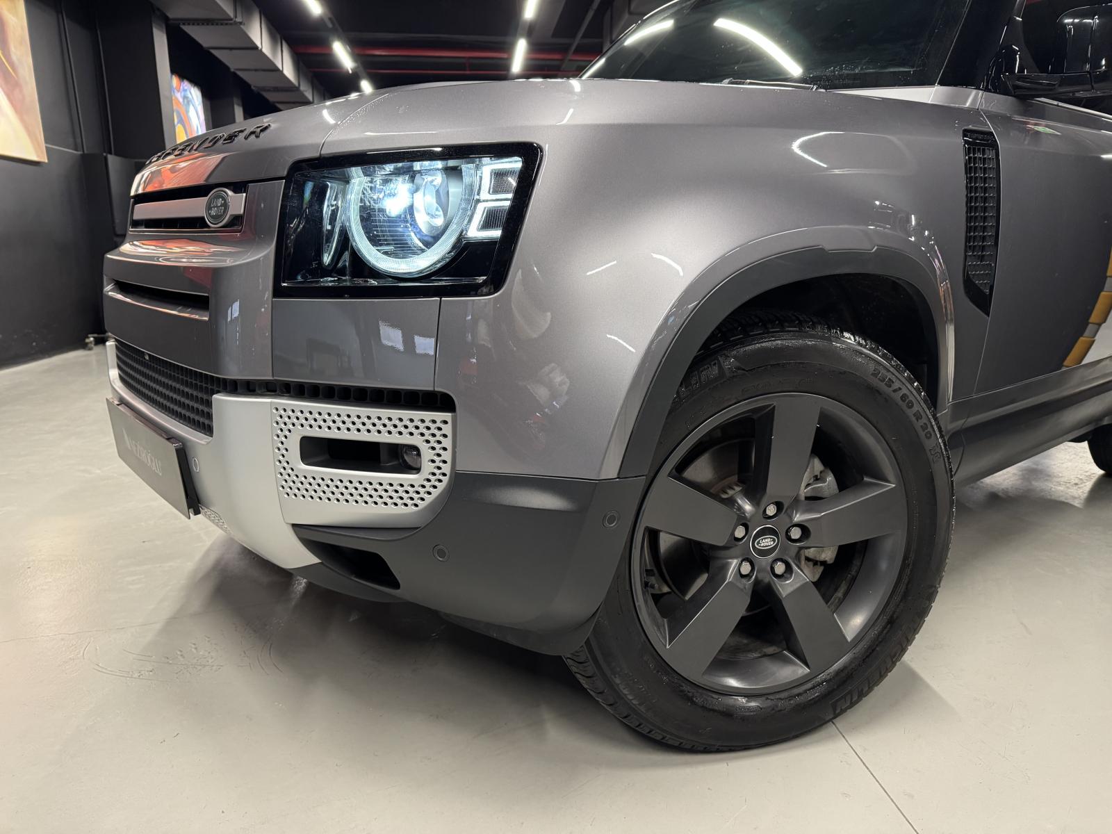 LAND ROVER DEFENDER