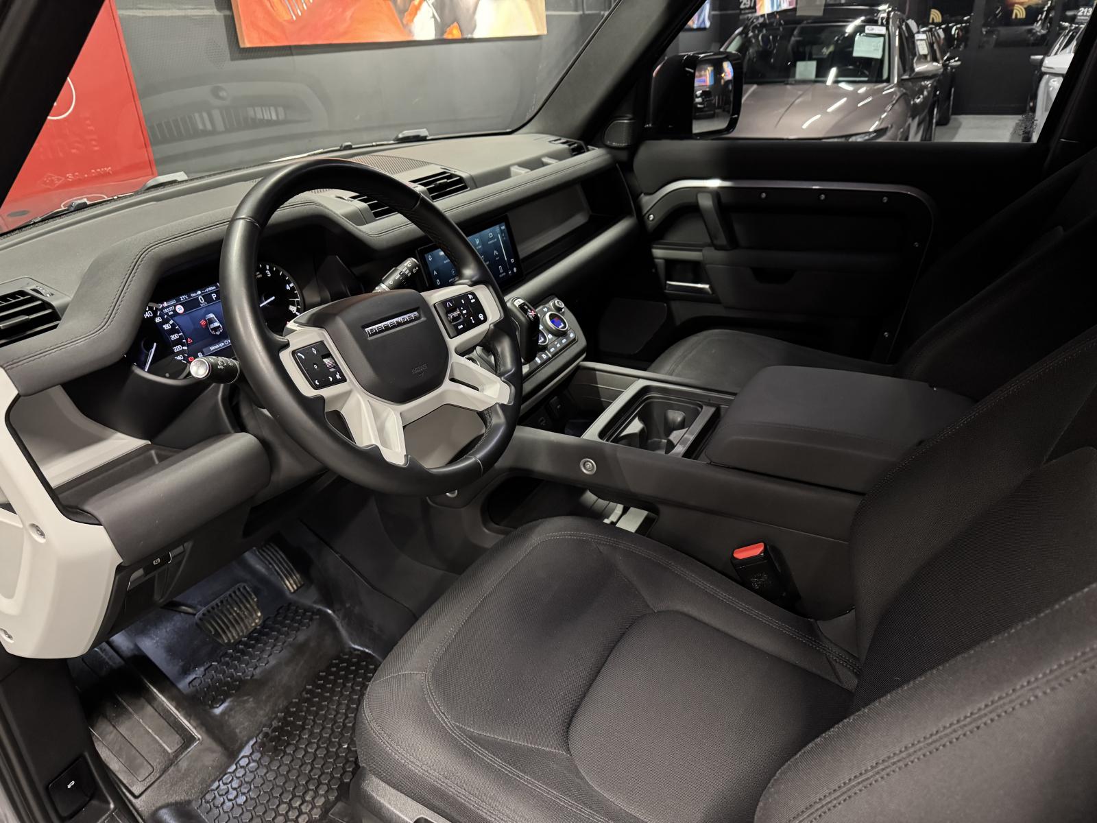 LAND ROVER DEFENDER