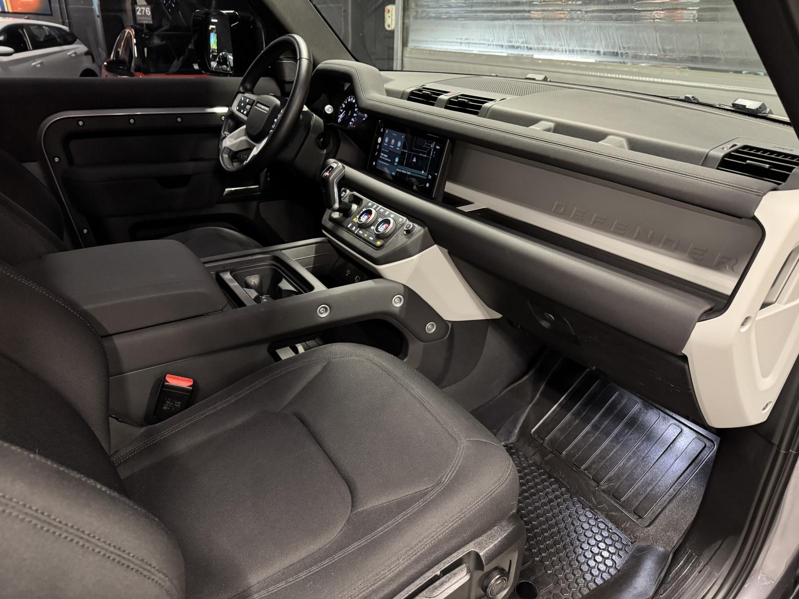 LAND ROVER DEFENDER