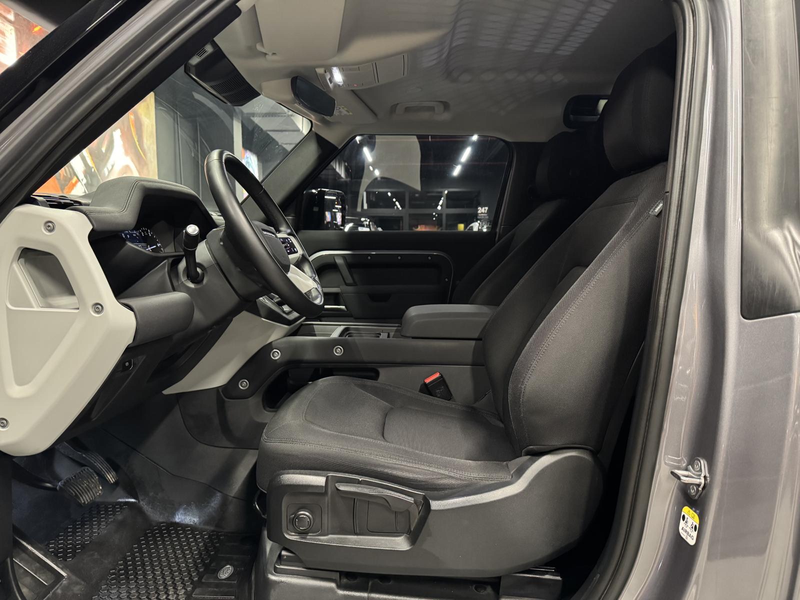 LAND ROVER DEFENDER