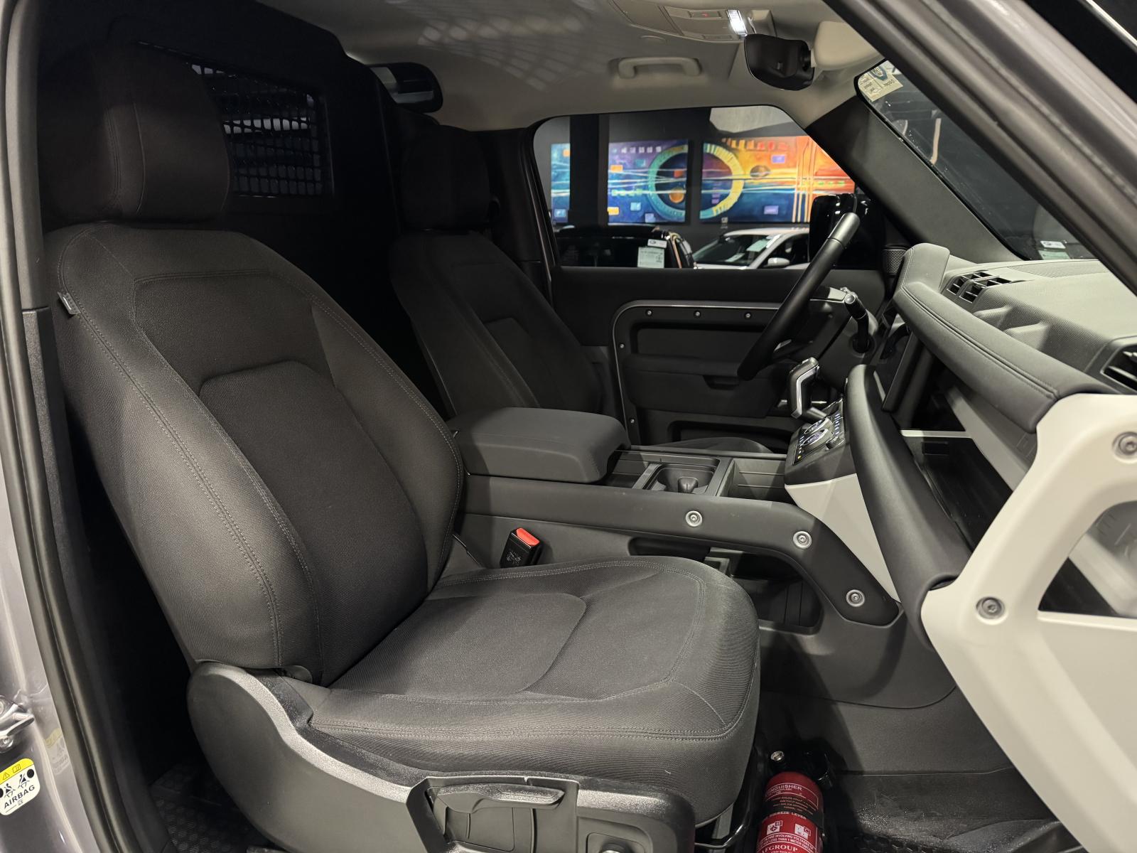 LAND ROVER DEFENDER