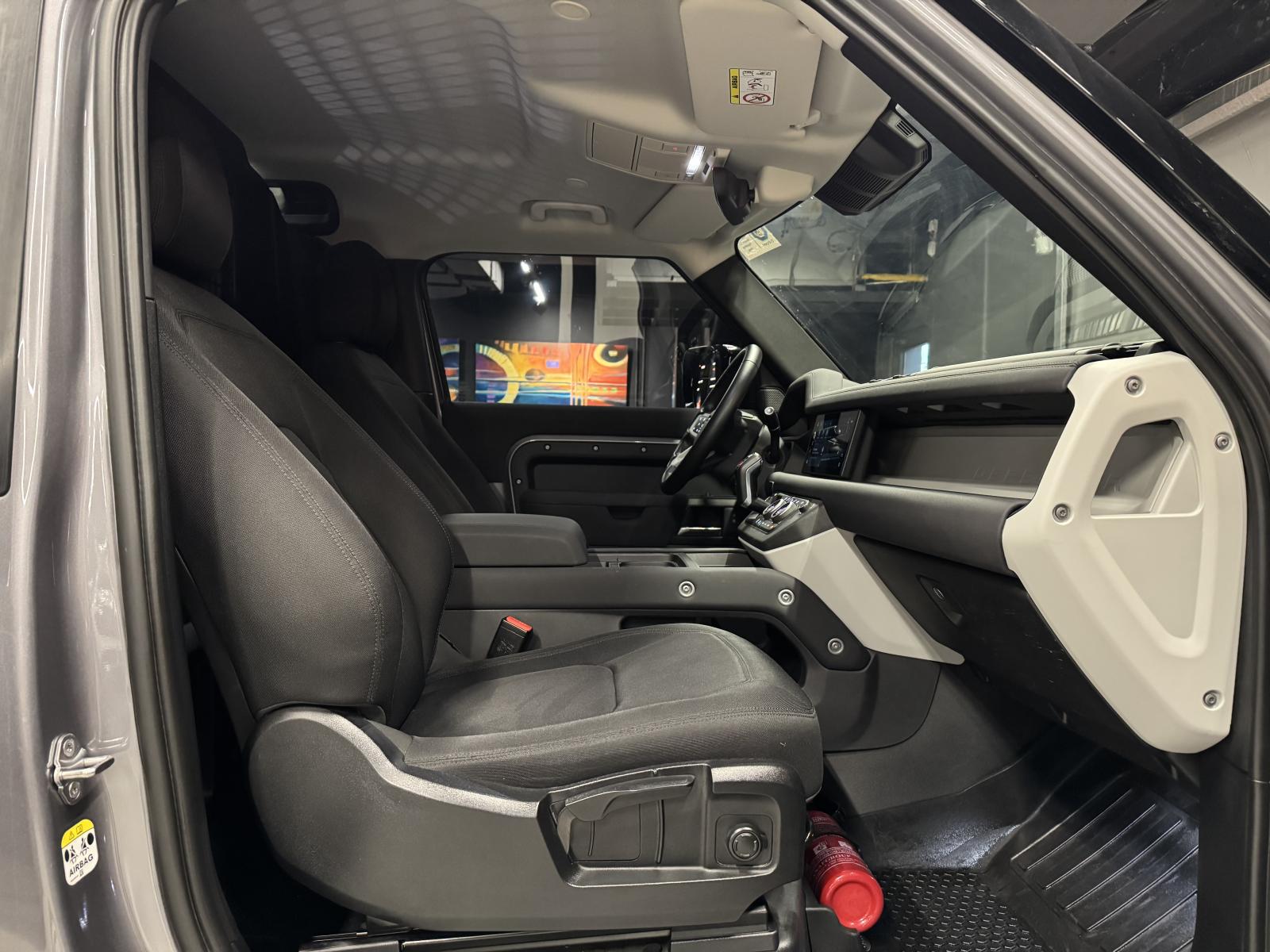 LAND ROVER DEFENDER