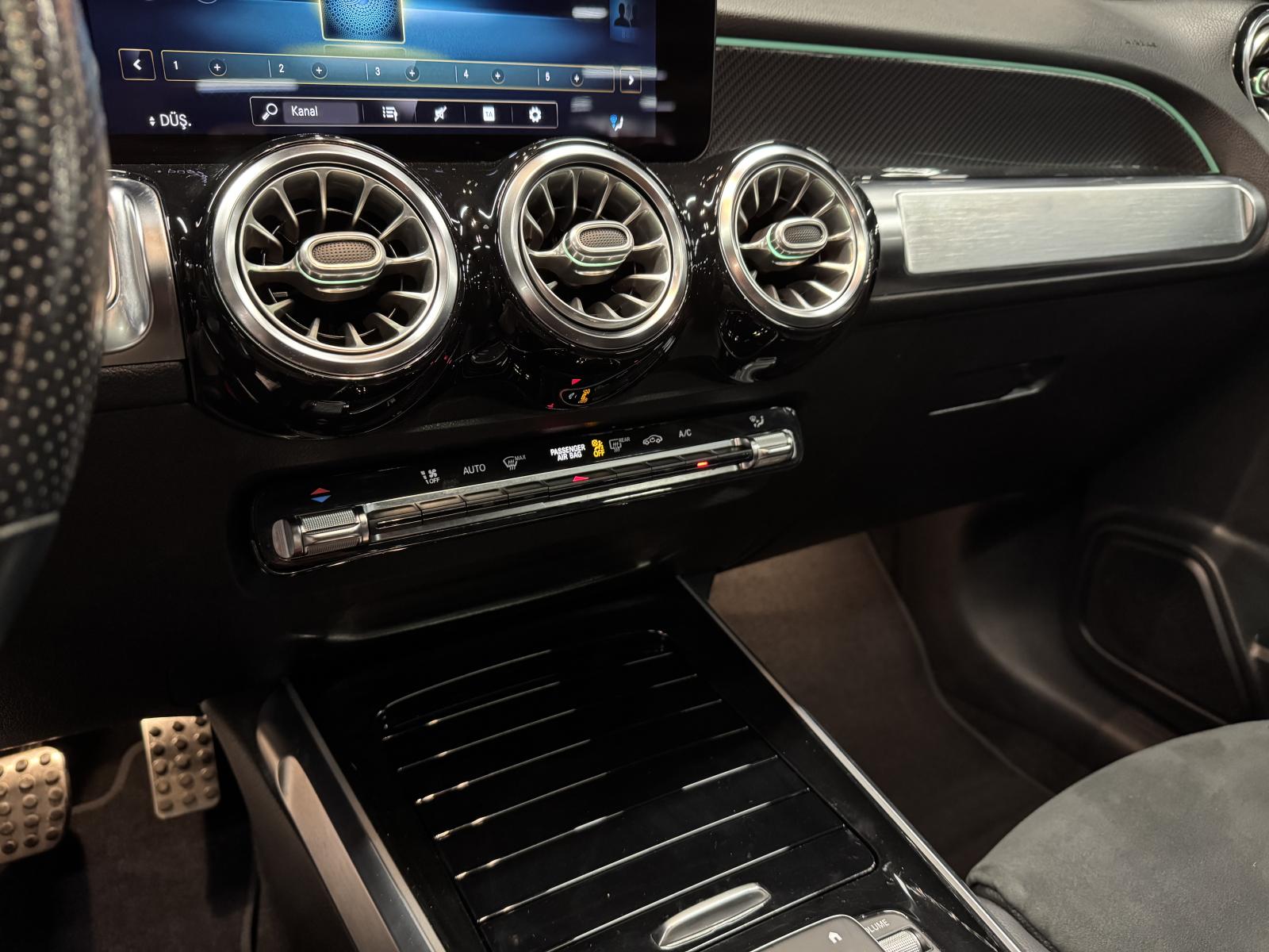 MERCEDES GLB