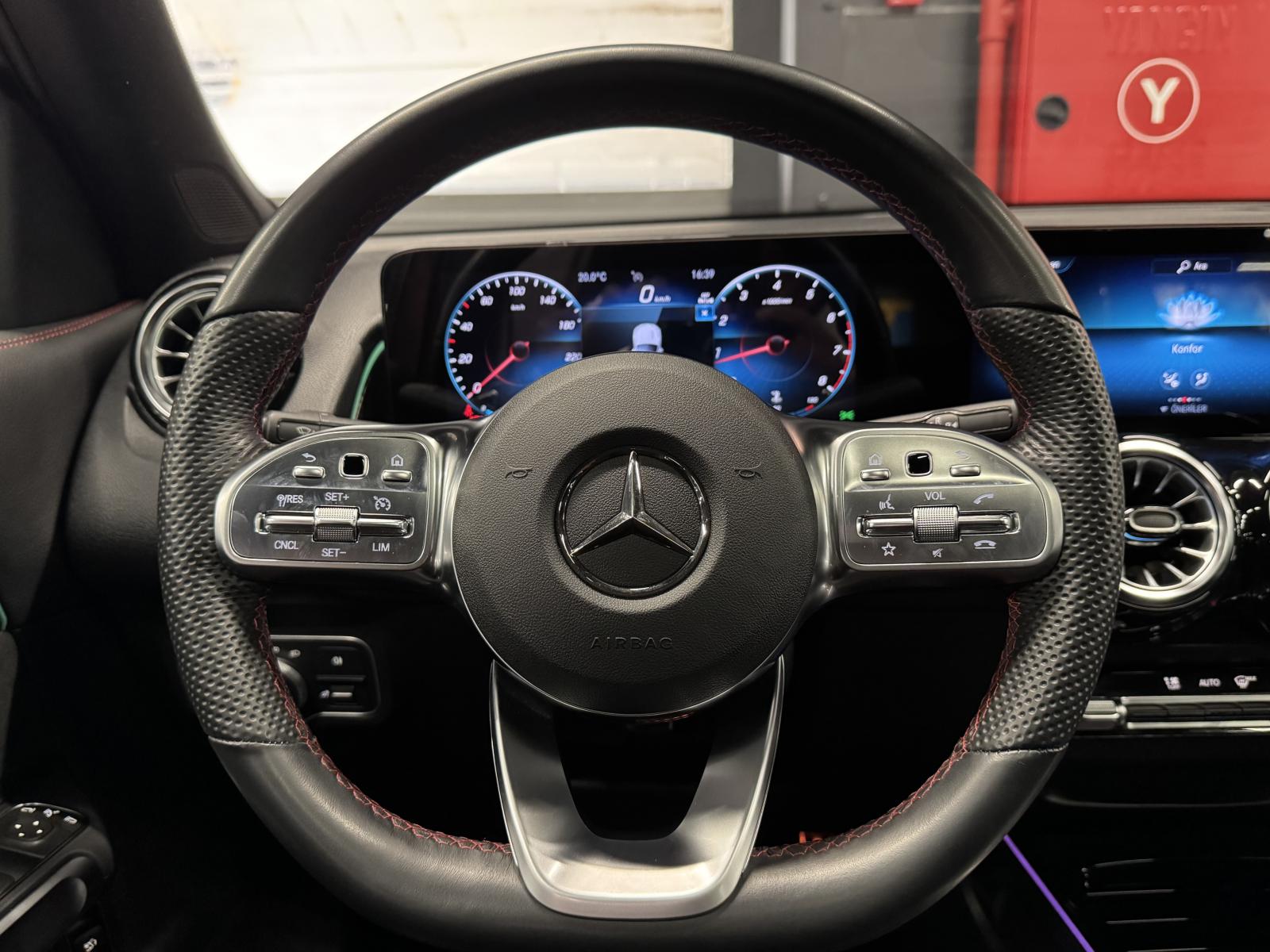 MERCEDES GLB