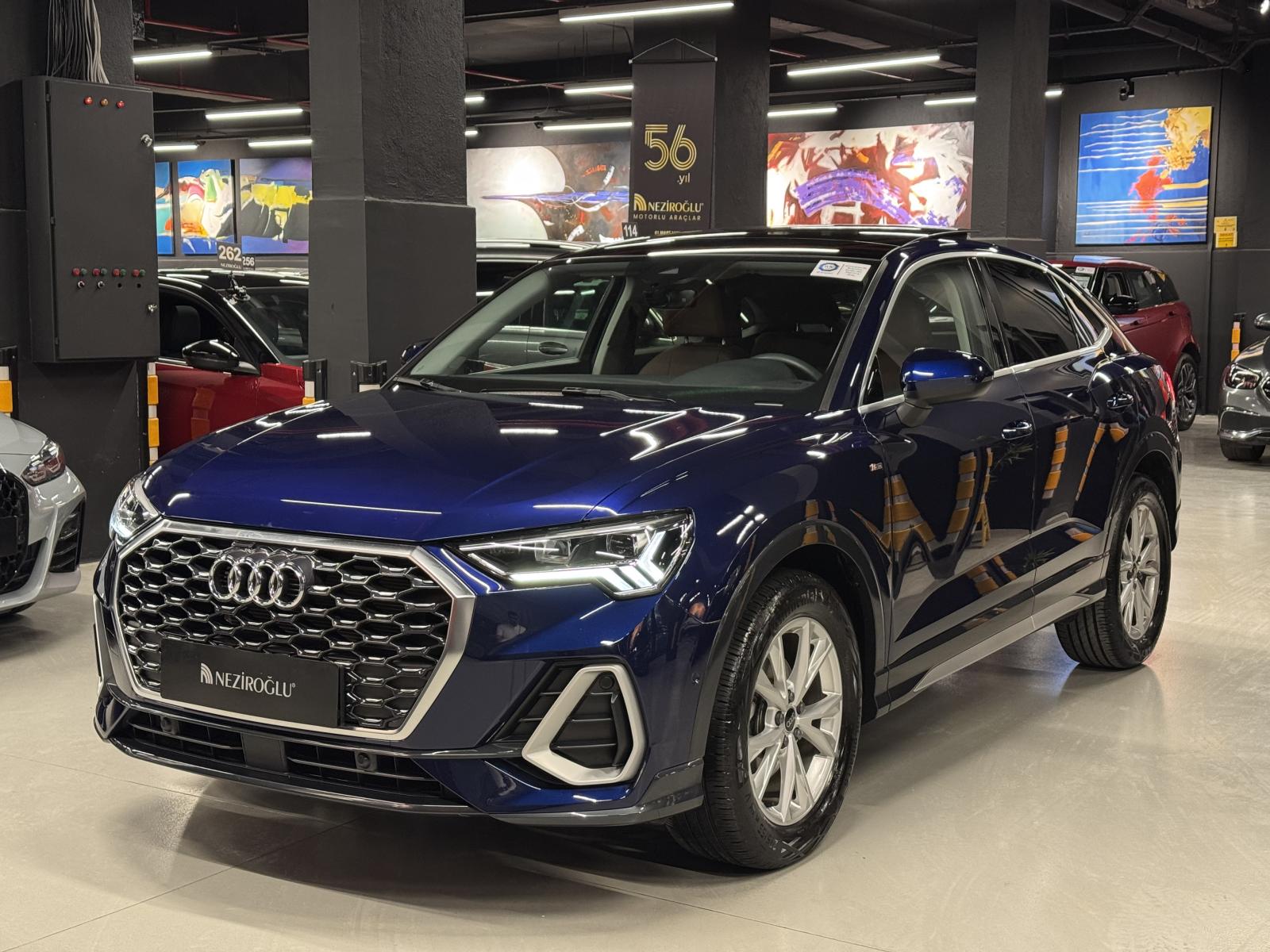 AUDI Q3